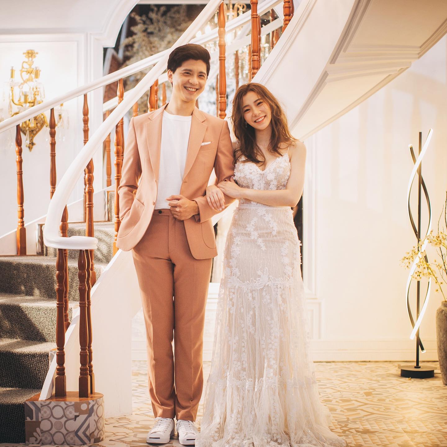 羅小白2020年與io樂團前貝斯手簡瑞松結婚：「沒什麼特別的爭吵和浪漫，只能說平凡的生活就是幸福。」（翻攝自羅小白臉書）