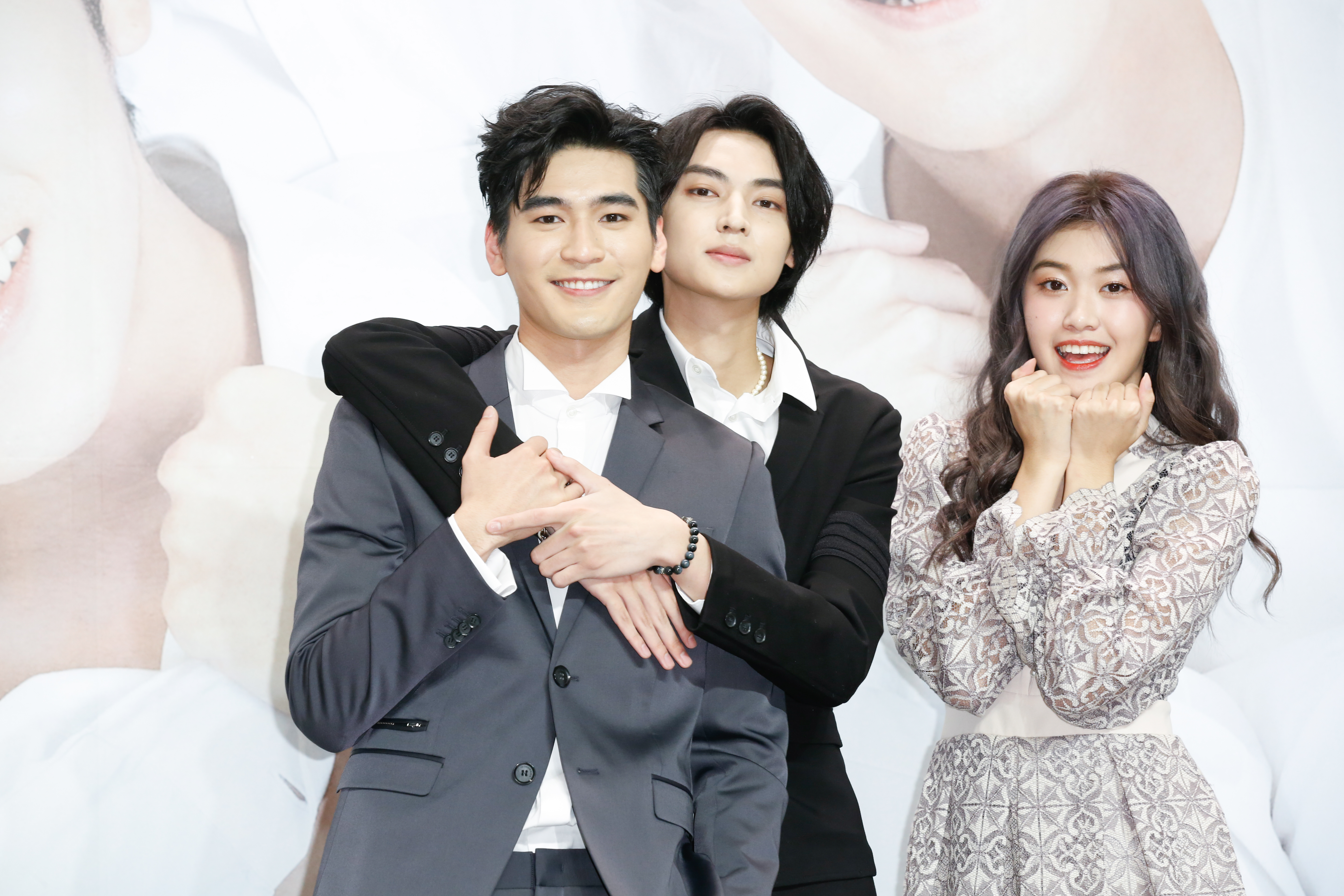 涂善存（左）、陳立安（中）、紀欣伶（右）主演的BL劇《HIStory 4 近距離愛上你》上檔，涂善存的臉書一週爆增3萬人追蹤。