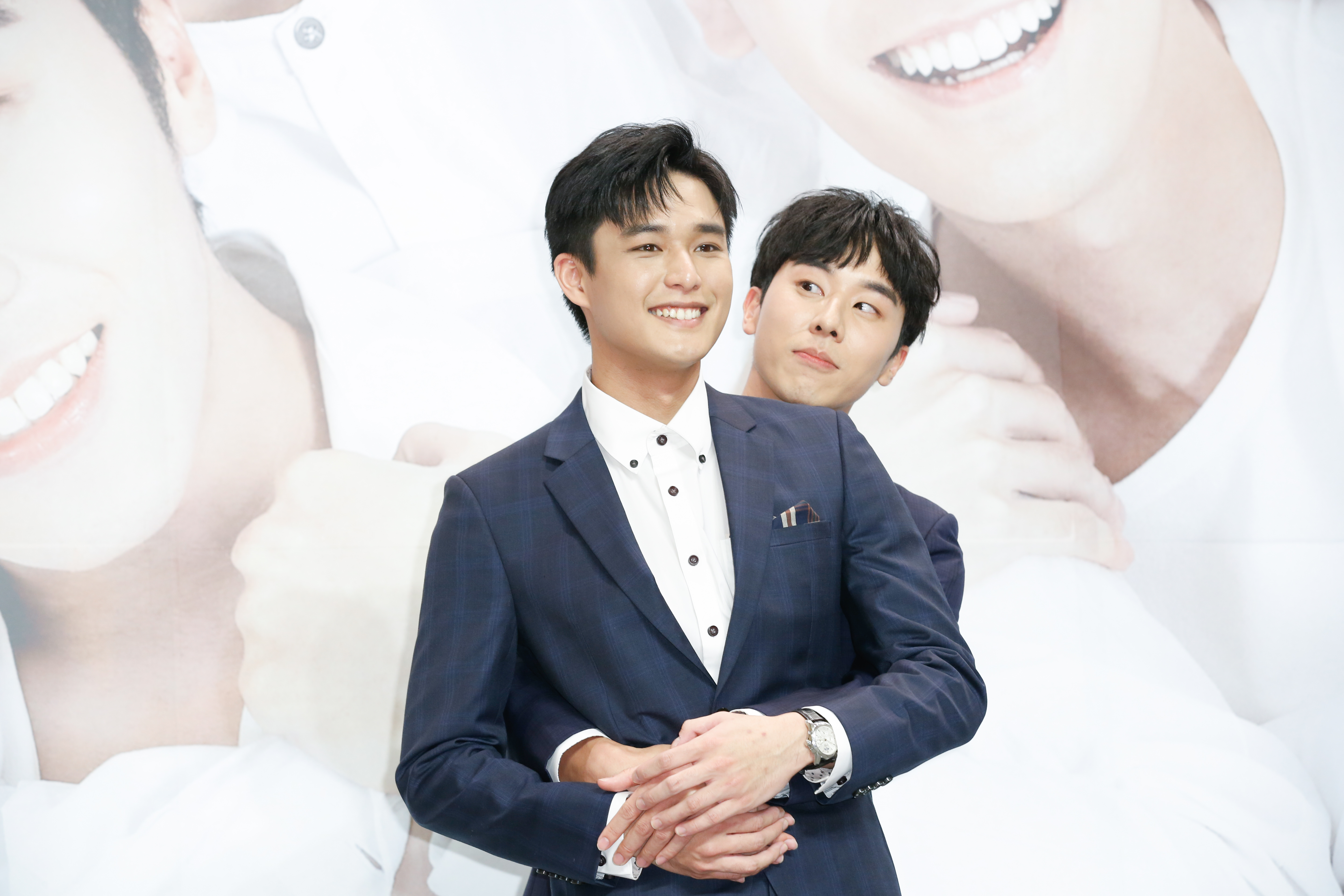BL劇大熱，安俊朋（左）、林嘉威（右）也參與《HIStory 4》演出，小鮮肉親密互動讓腐女們全程「姨母笑」停不下來。