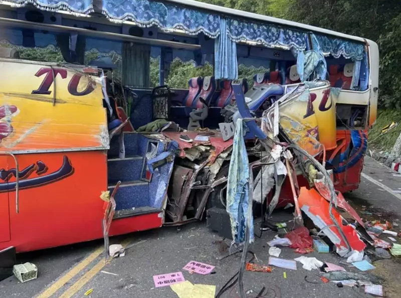 日前蘇花車禍造成6死，最年輕死者年僅21歲。（消防局提供）