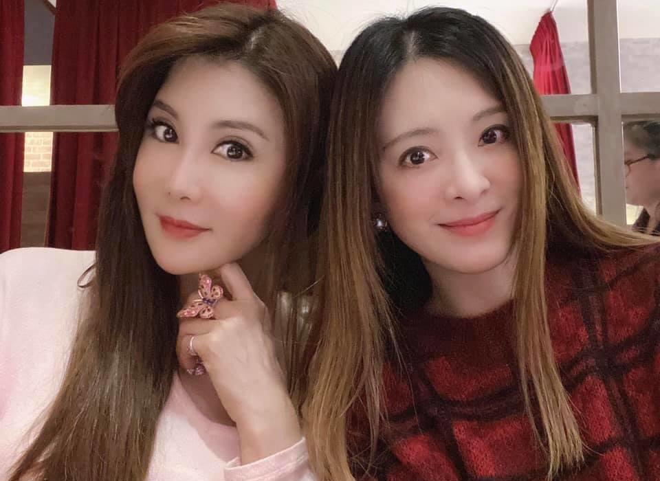 楊麗菁附上與劉真合照，在好友逝世一週年發文感念。（翻攝自楊麗菁臉書）
