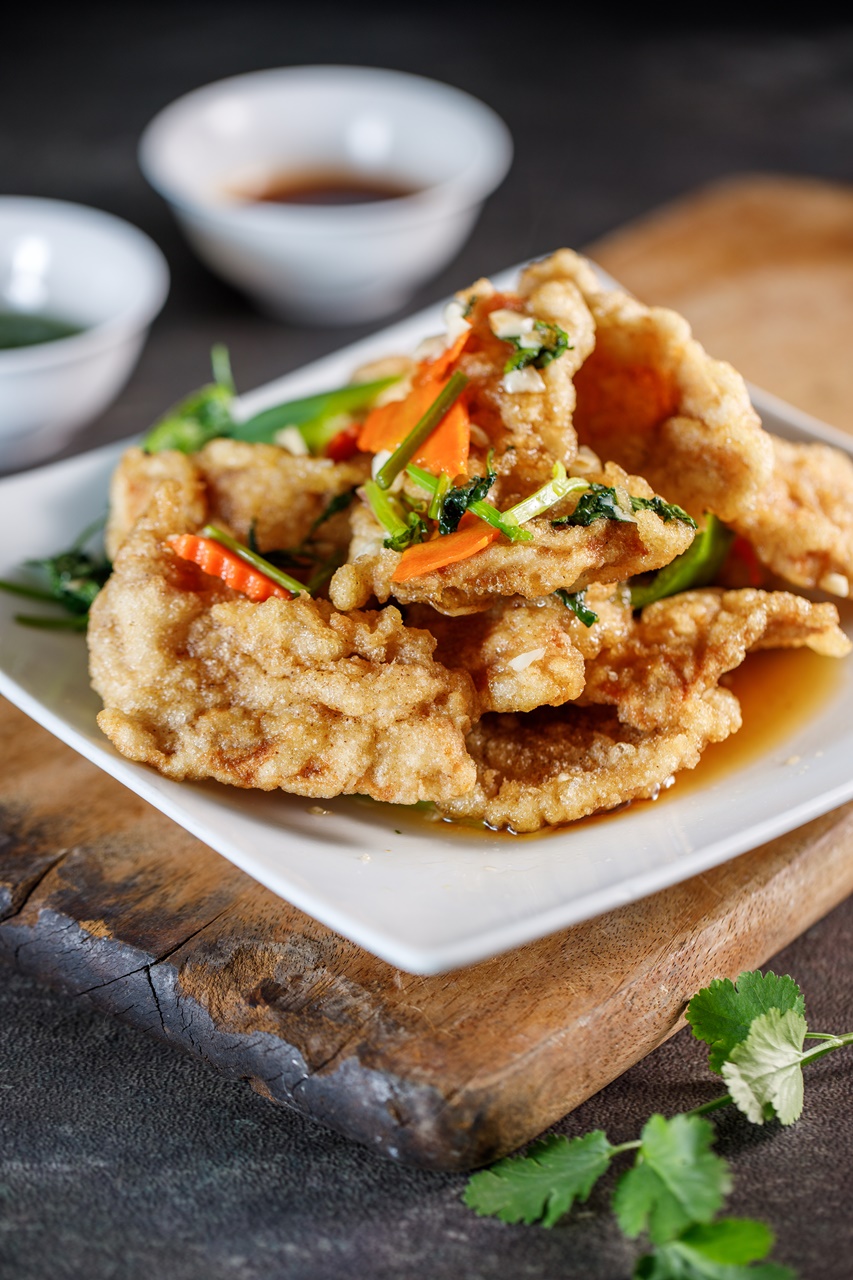 趁熱吃最正點的「鍋包肉」是每桌必點的招牌菜。（280元／份）