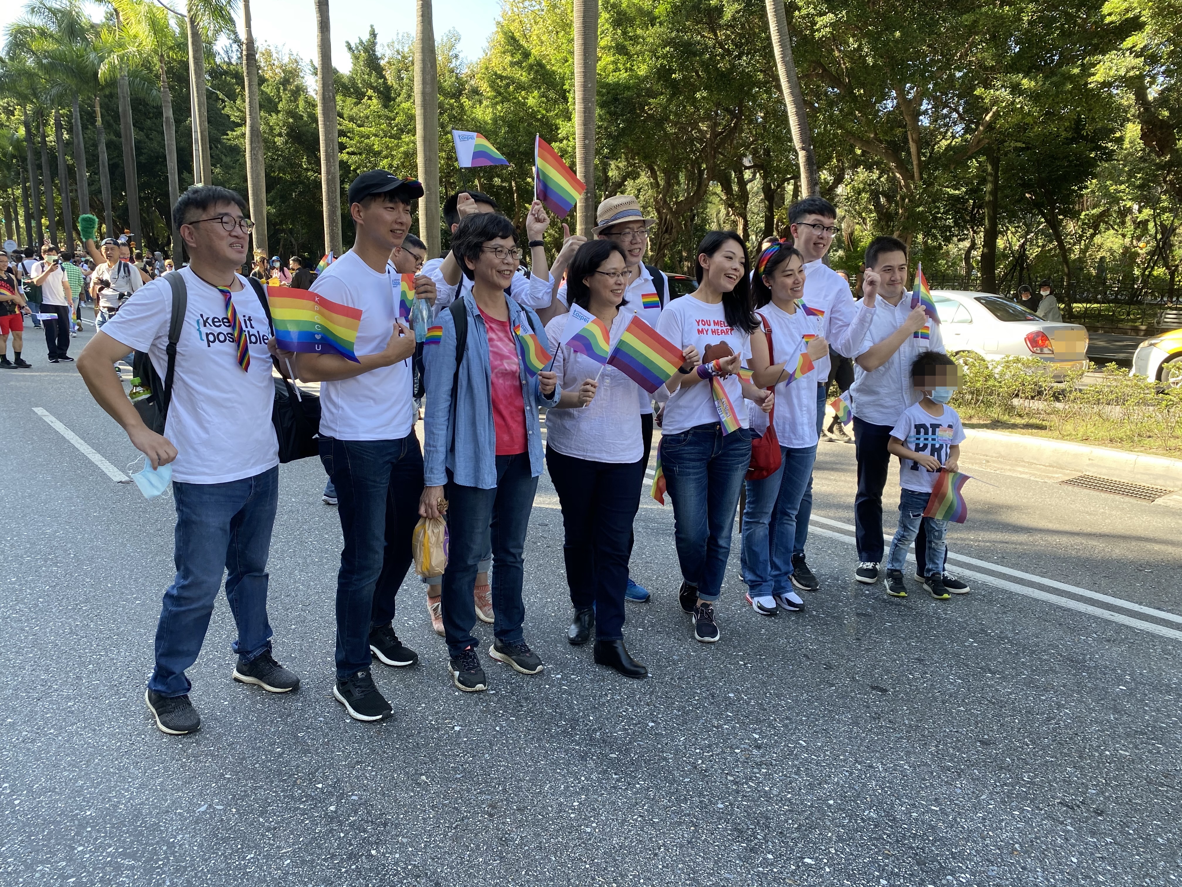 民眾黨立院黨團總召賴香伶、立委蔡壁如及高虹安等人，去年曾一同出席台灣同志大遊行。