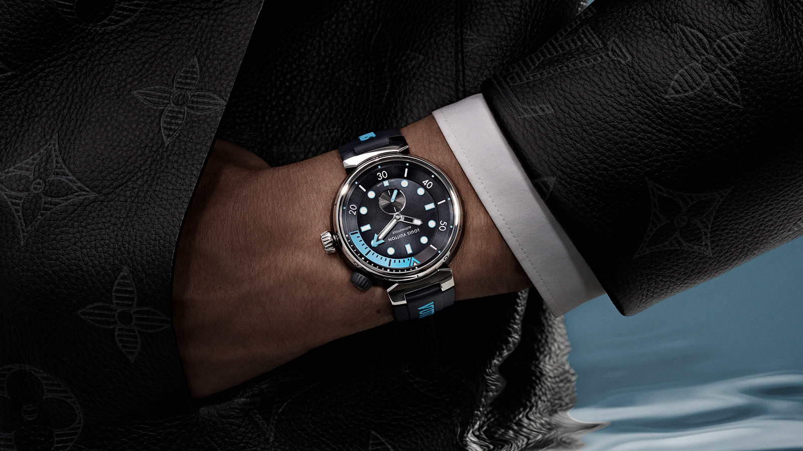 LOUIS VUITTON | Tambour Street Diver Skyline Blue，建議售價NT$ 222,100