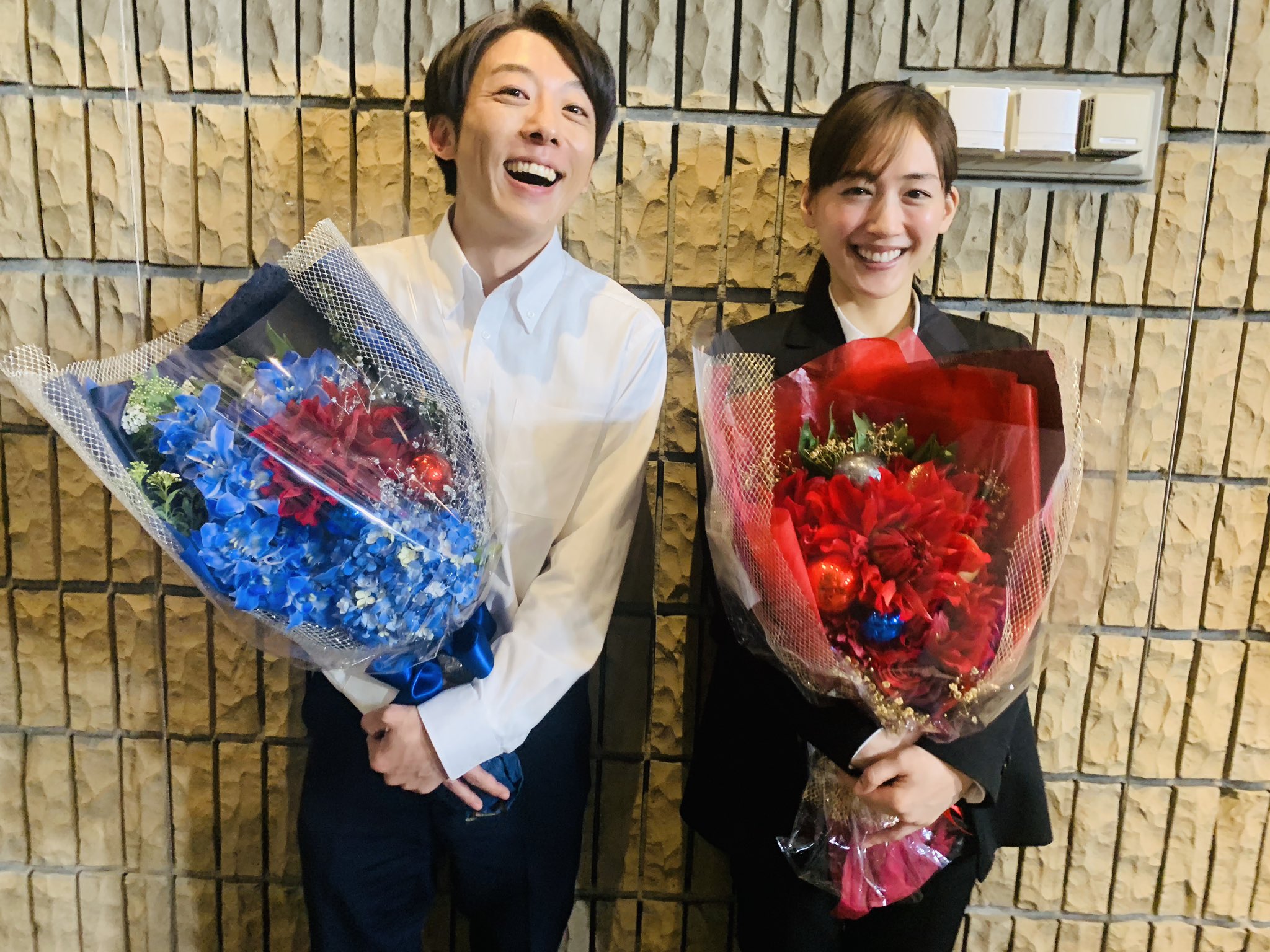 綾瀨遙（右）和高橋一生在《天國與地獄》靈魂互換，兩人得揣摩各自的說話方式和習慣等，演起來不容易。（翻攝自《天國與地獄》Twitter）