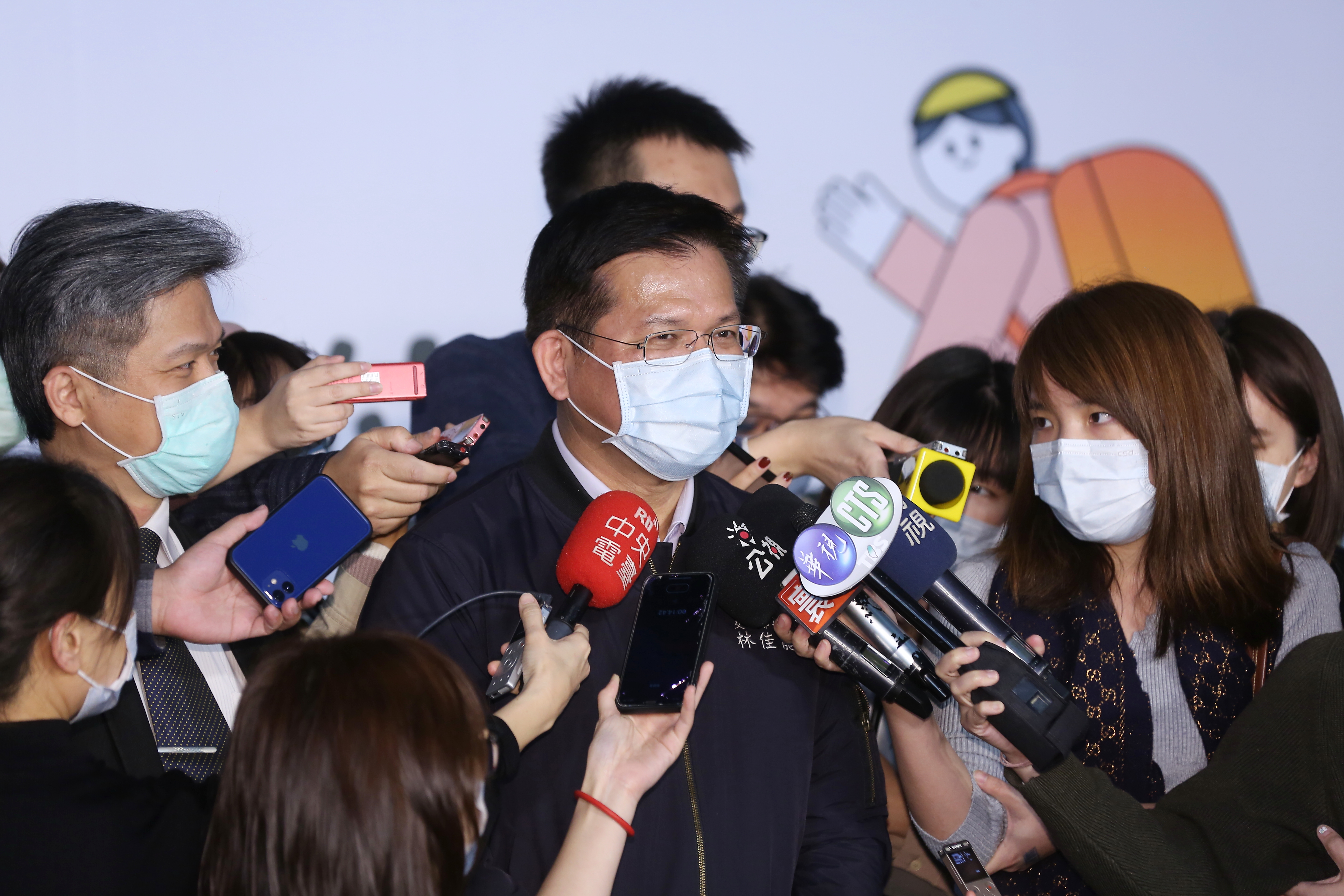 交通部長林佳龍今表示如果有需要，自己很樂意施打疫苗。（本刊資料照）