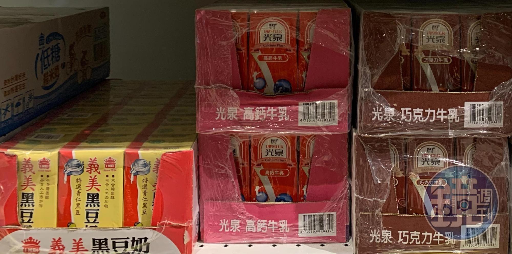 食藥署建議將鋁箔包內容物倒出至適宜容器,像是陶瓷或玻璃材質容器具,再進行加熱。(示意圖,讀者提供)