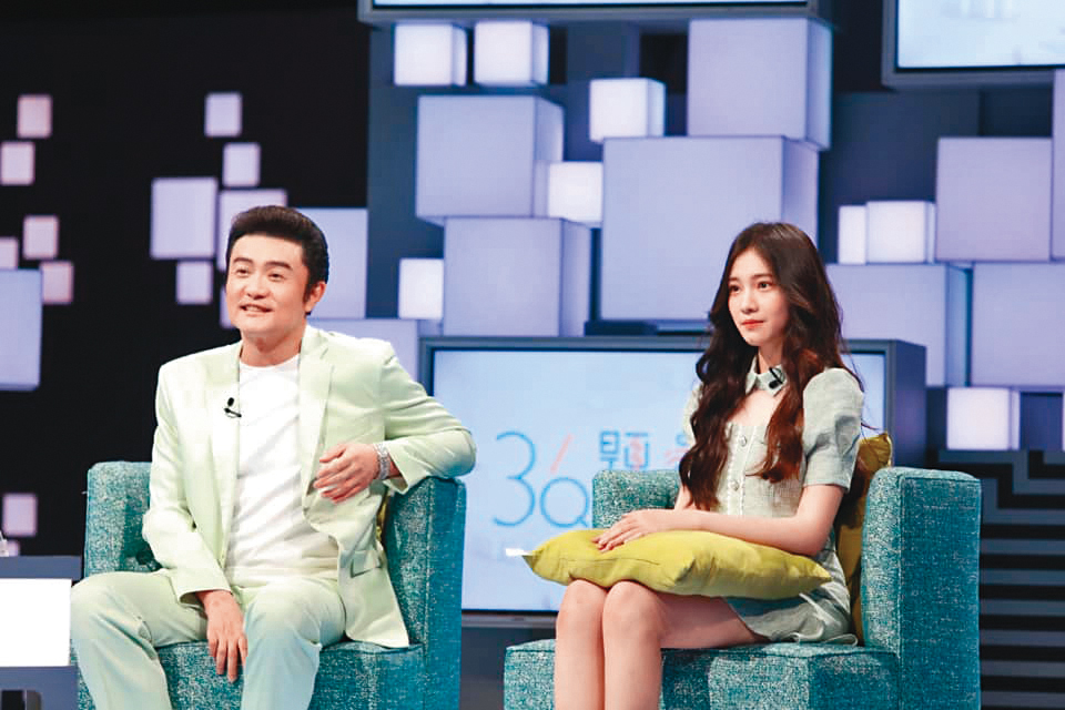 李㼈女兒氣質出眾，加入女團的她，交的男友需要帶回家讓爸爸把關。（翻攝李紫嫣FB）