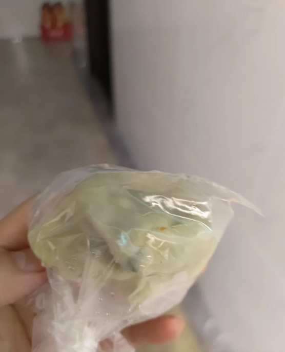 原PO驚覺表示,原來自己眼殘,沒發現店家是用「顆」的單位來點餐。(翻攝自PTT)