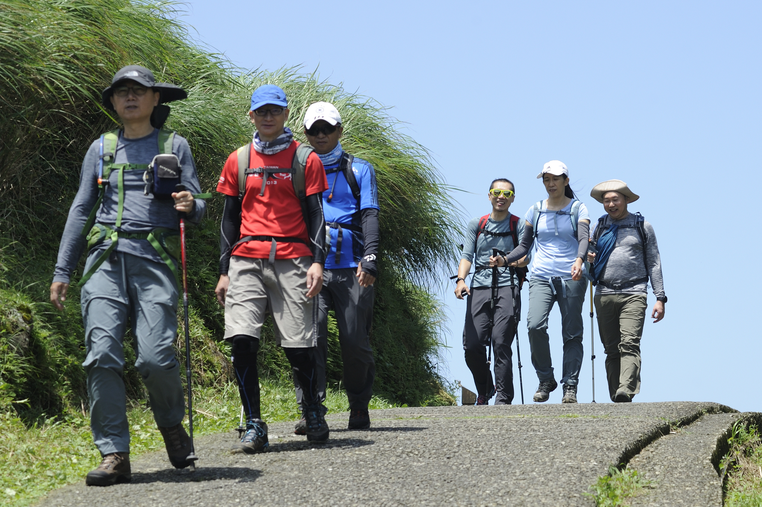 國人愛登山、路跑、騎自行車，倘有狀況，意外險能不能賠要搞懂。