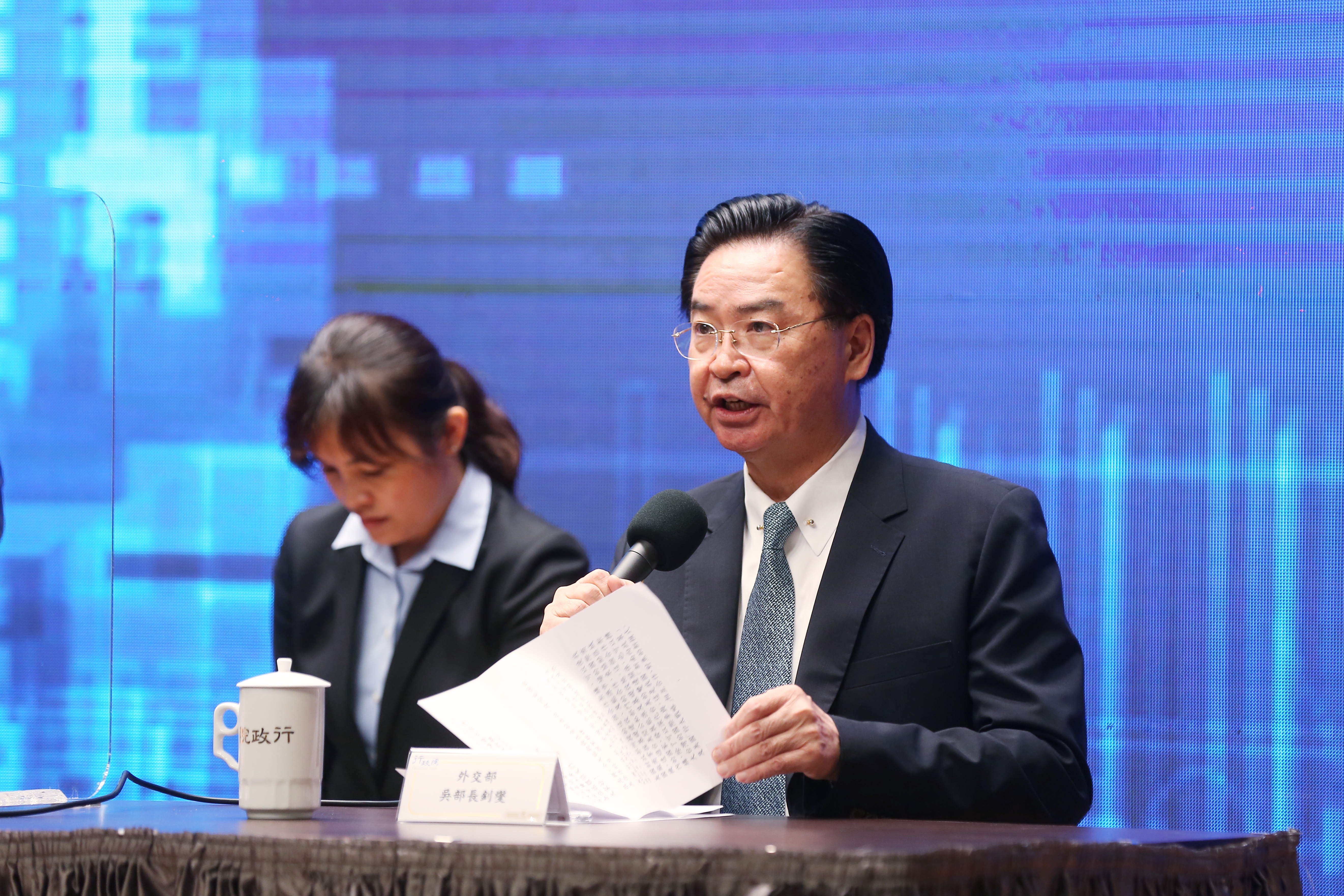 外交部長吳釗燮表示，中國疫苗根本還沒經過WHO認證，直指施打中國疫苗應該是自求多福。（本刊資料照）