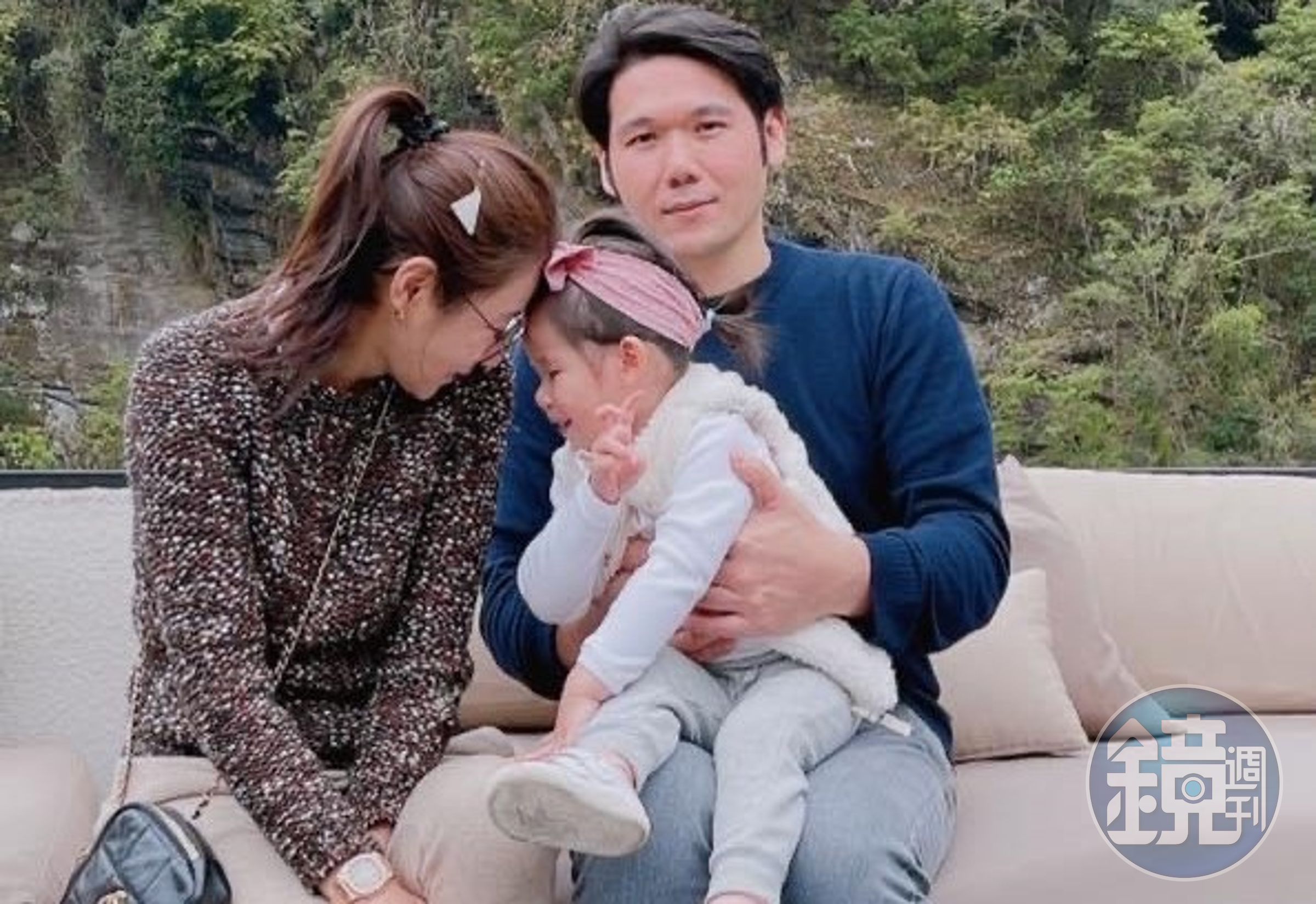陳怡蓉跟老公薛博仁結婚4年，女兒出生後以家庭為重。（翻攝自陳怡蓉臉書）