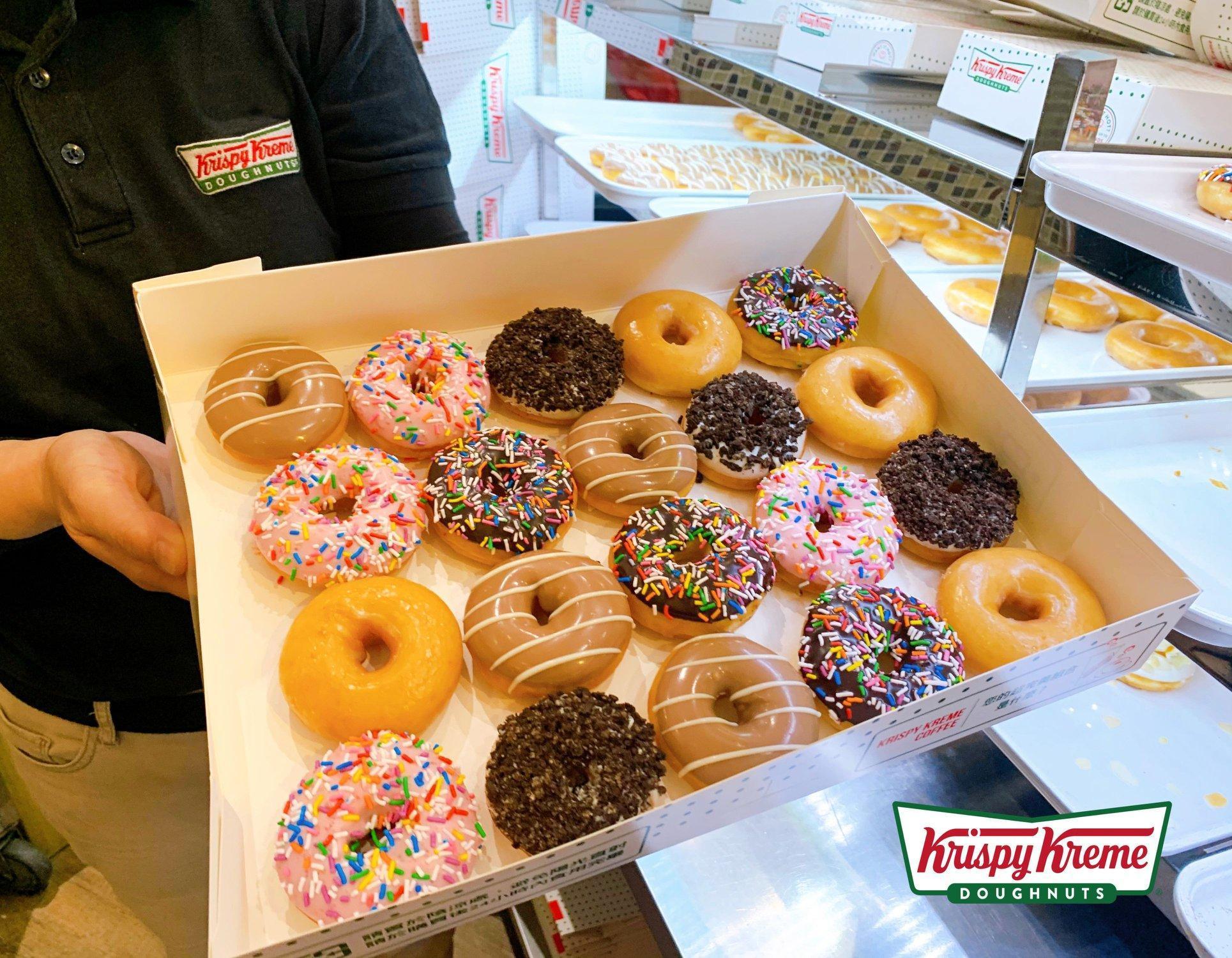 美國的Krispy Kreme宣布，將提供施打疫苗的民眾免費的甜甜圈。（翻攝自Krispy Kreme Taiwan臉書）