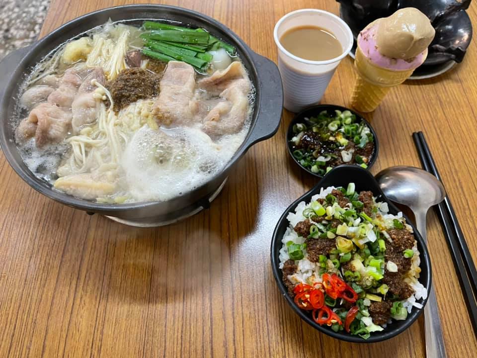 原PO一人吃火鍋，被隔壁桌3妹子嘲笑「邊緣人」。（翻攝自臉書「爆廢公社二館」）