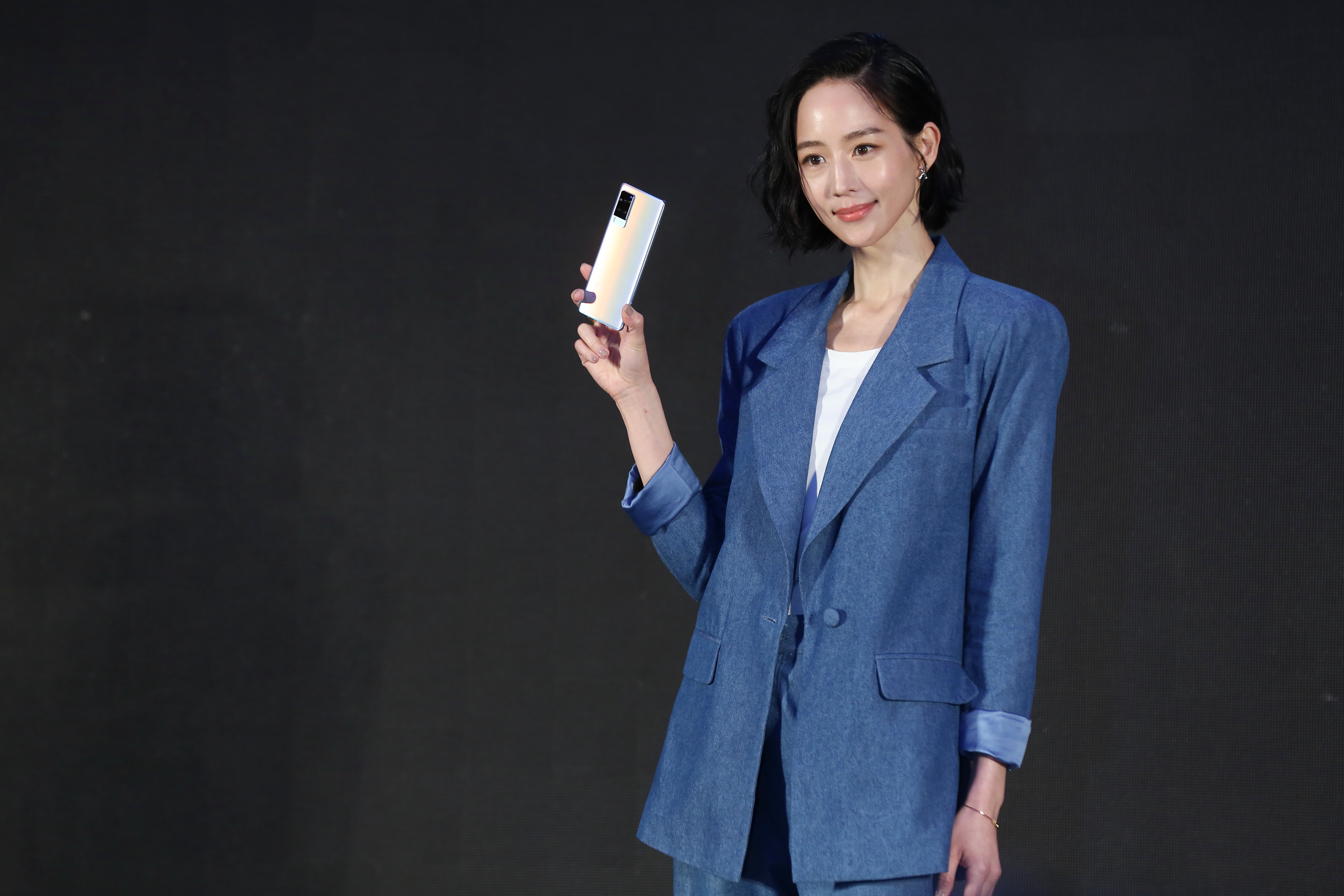 vivo找來女神級藝人張鈞甯代言。