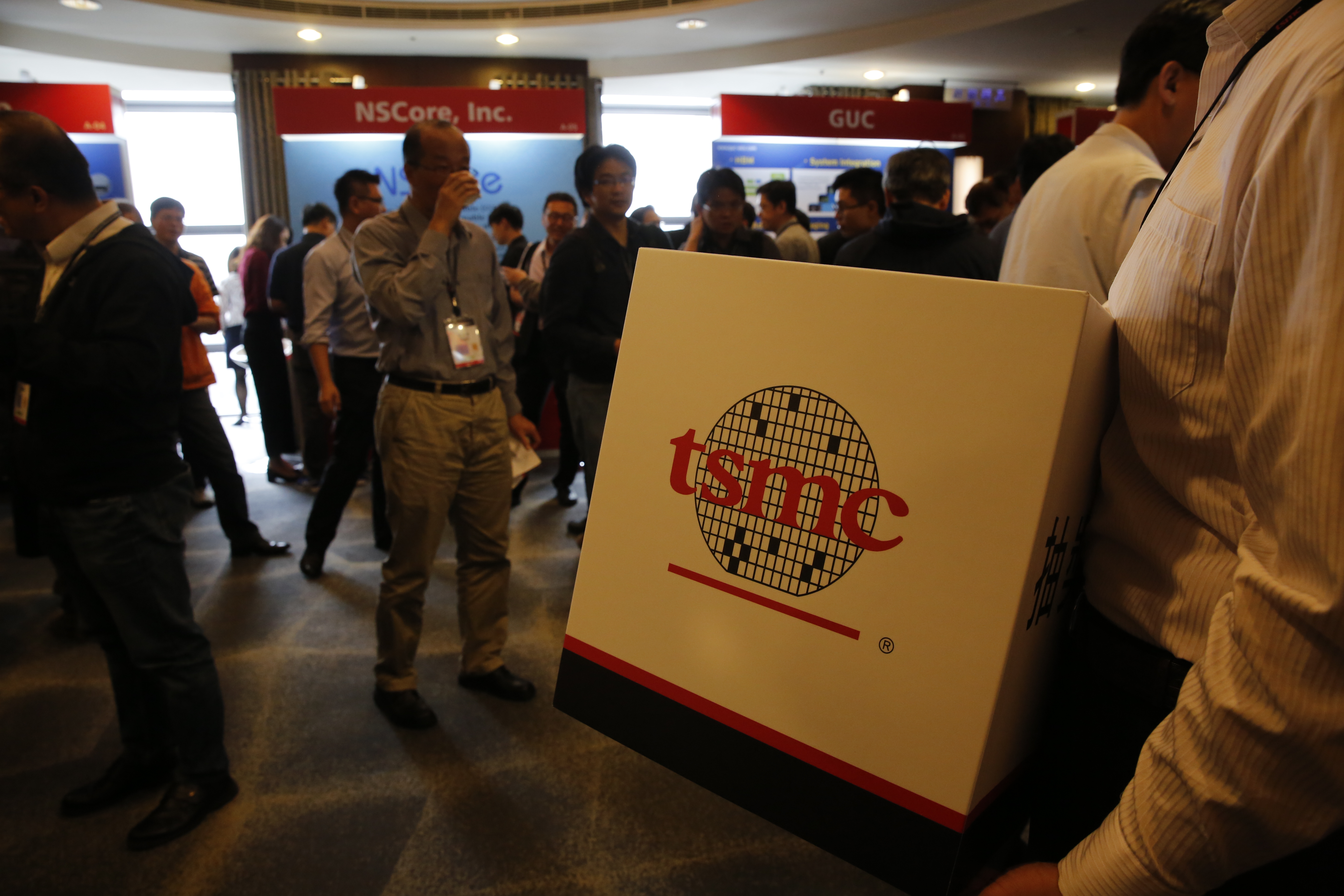 英特爾對決台積電，影響待觀察。（本刊資料照）