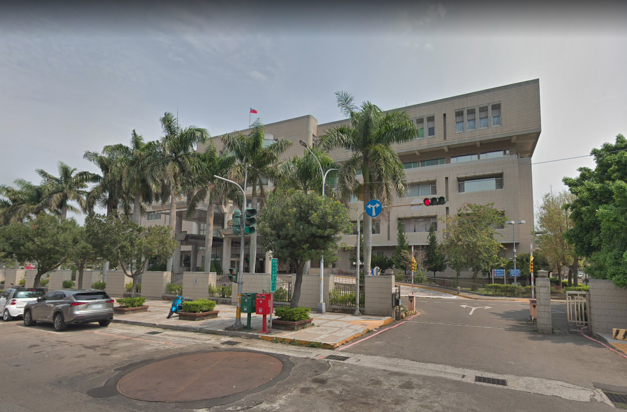 苗栗地院一名女法官不僅對涉案少年當庭動用私刑,還向少年討感謝函,今其議處方式出爐。(翻攝自Google Map)