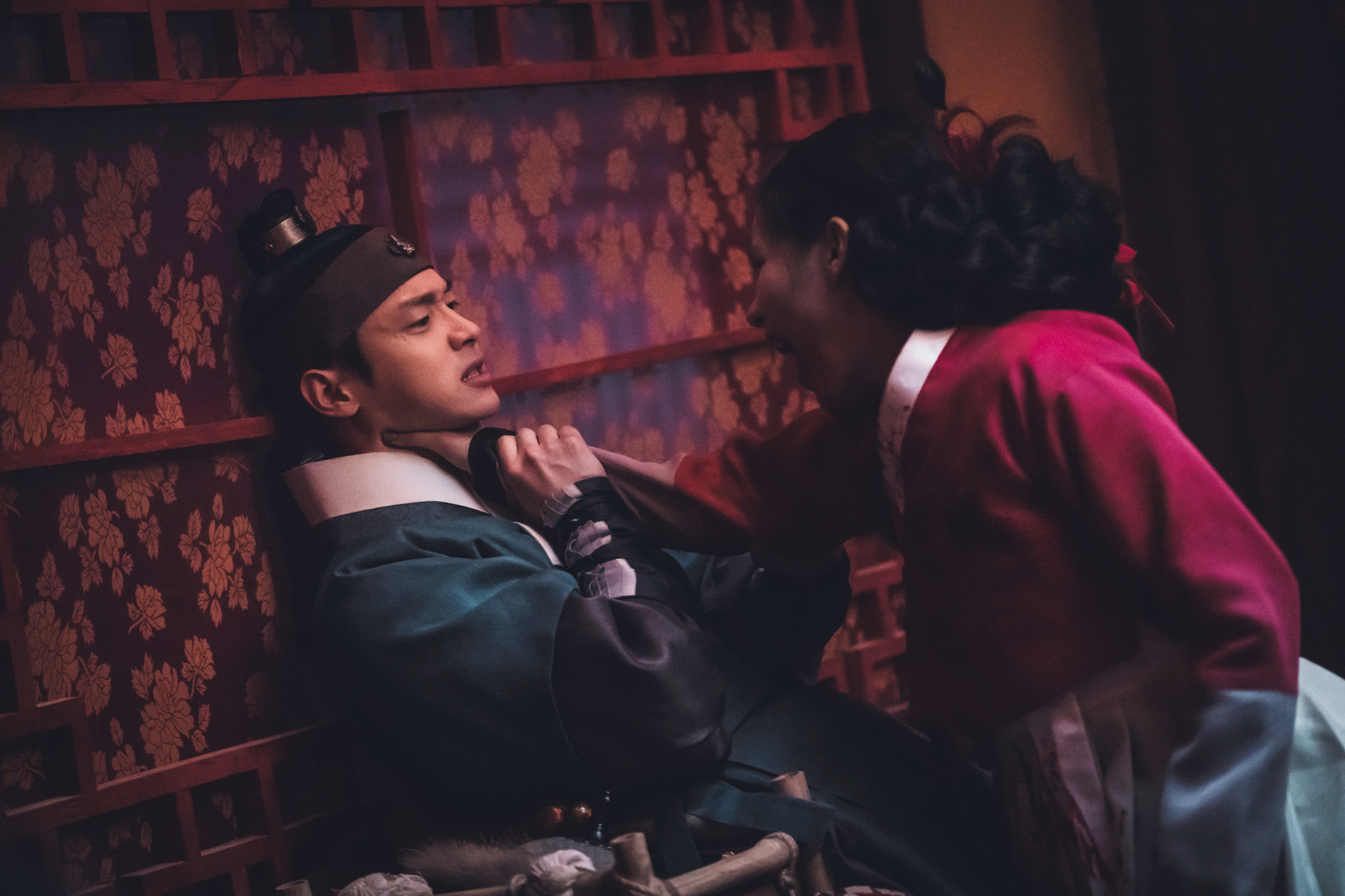 張東潤主演《朝鮮驅魔師》。（friDay影音提供）