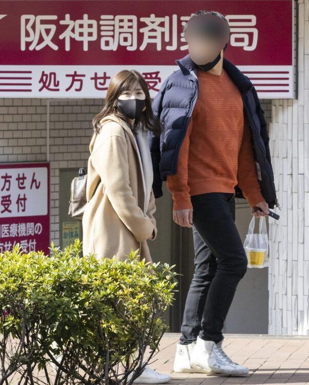 福原愛（左）回日本被偷拍到與學弟（右）到賓館過夜，但她否認外遇出軌。（翻攝自《女性SEVEN》）