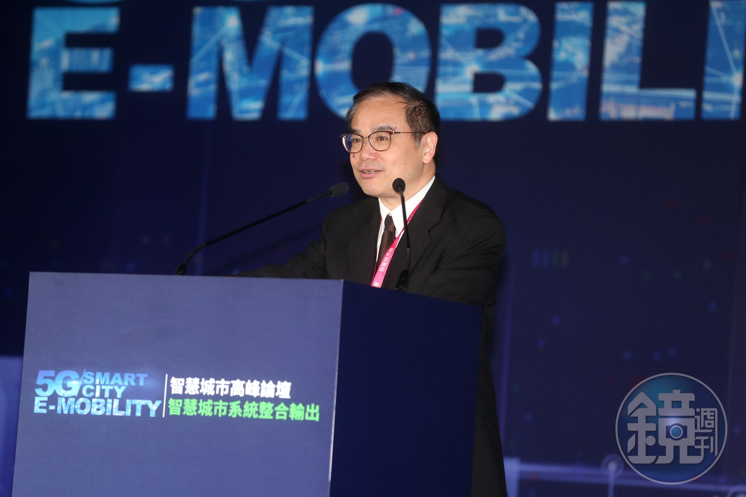 迎戰電動車戰國時代，丁學文認為車業將轉型成製造與服務兼具的新產業。