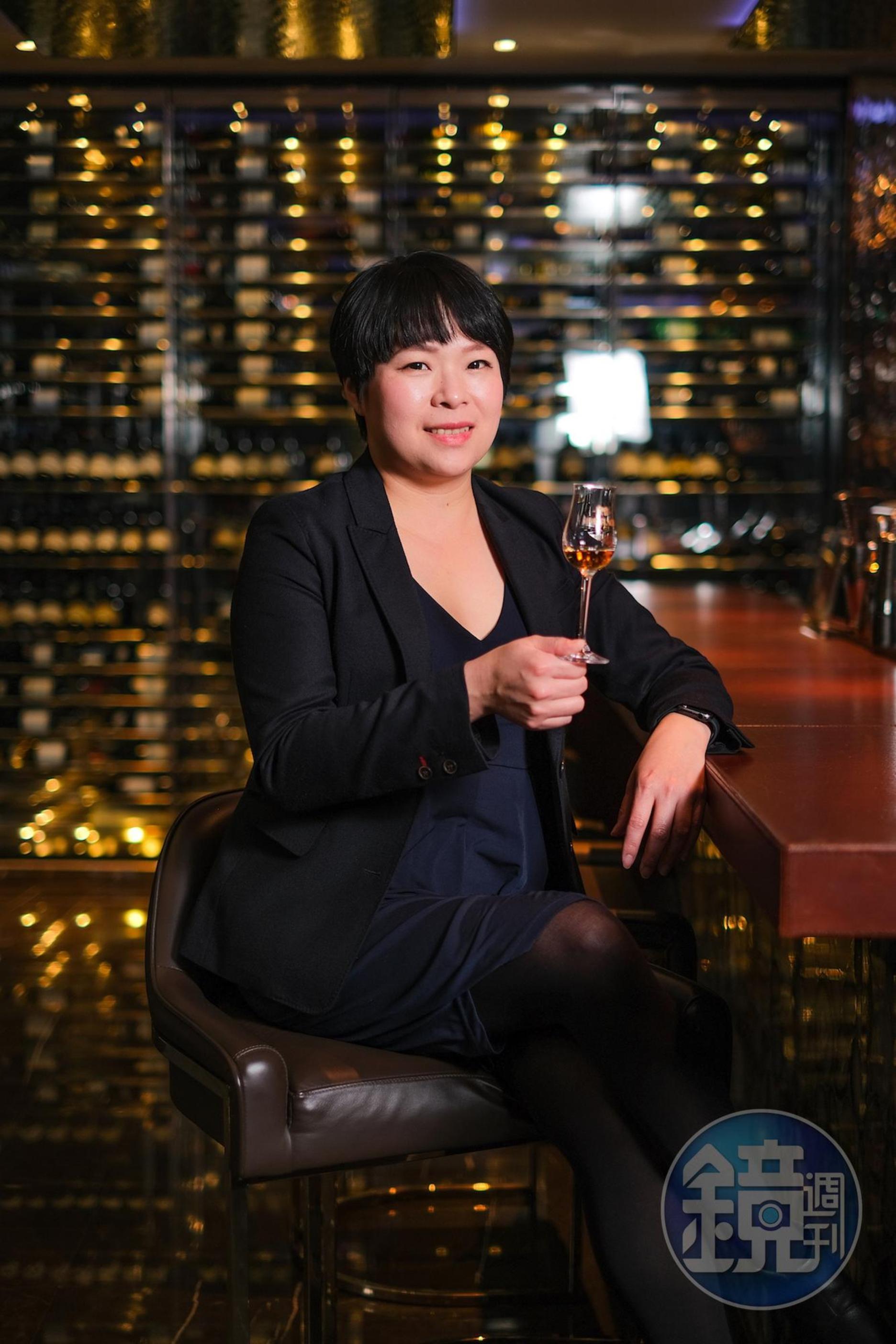 帝亞吉歐品牌大使林淑君表示慕赫2.81-16年單一麥芽威士忌的甜美平衡最適合佐餐。