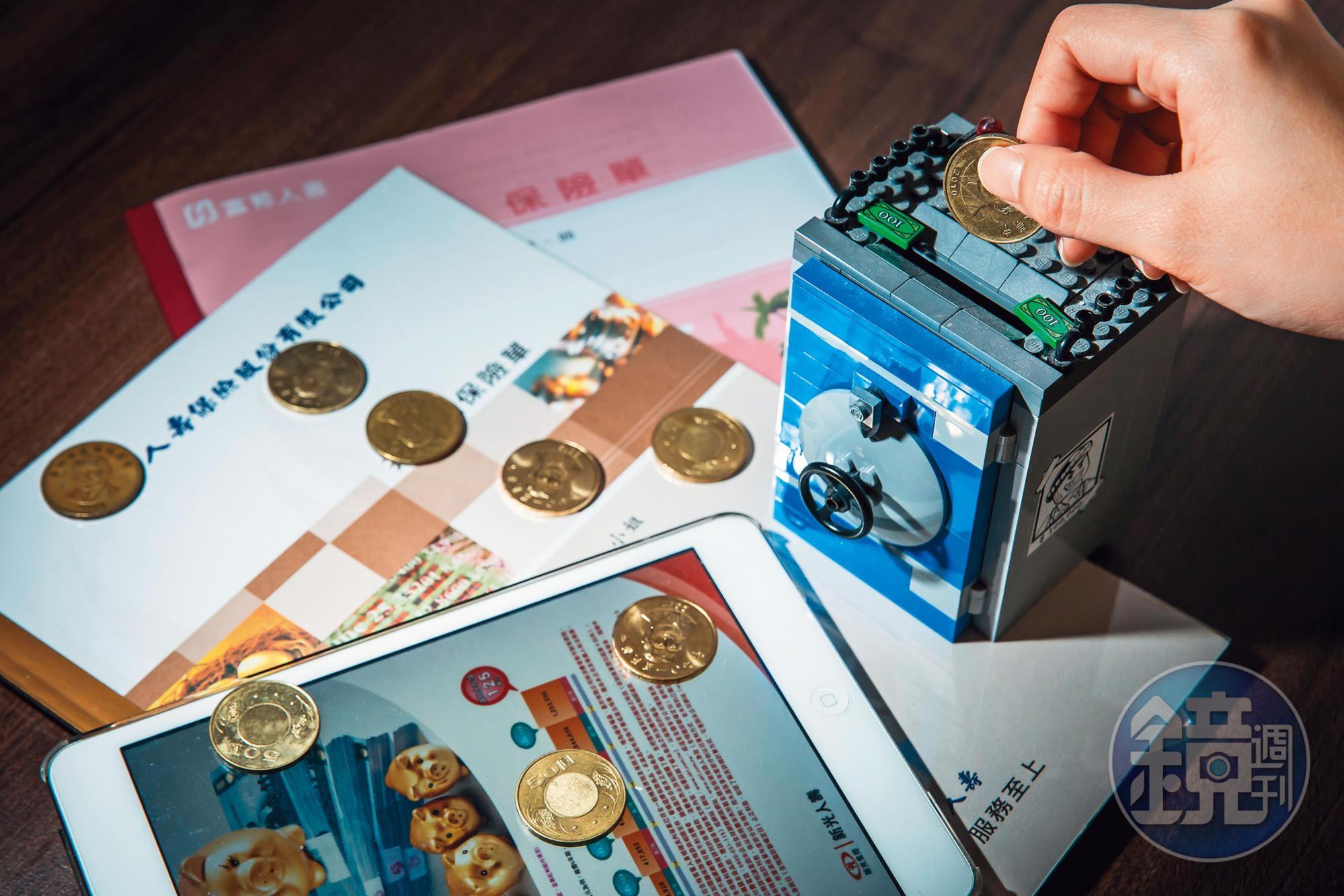 錢世傑曾流連賭場，年輕時的積蓄都靠儲蓄險留下。