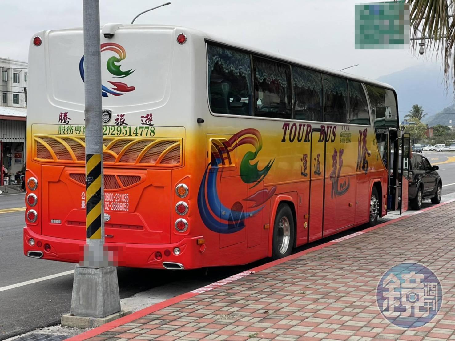 運安會今建請交通部立即全面檢視遊覽車及國道客運大客車的乘客座椅安裝及固定方式，圖為騰龍通運車輛。（讀者提供）
