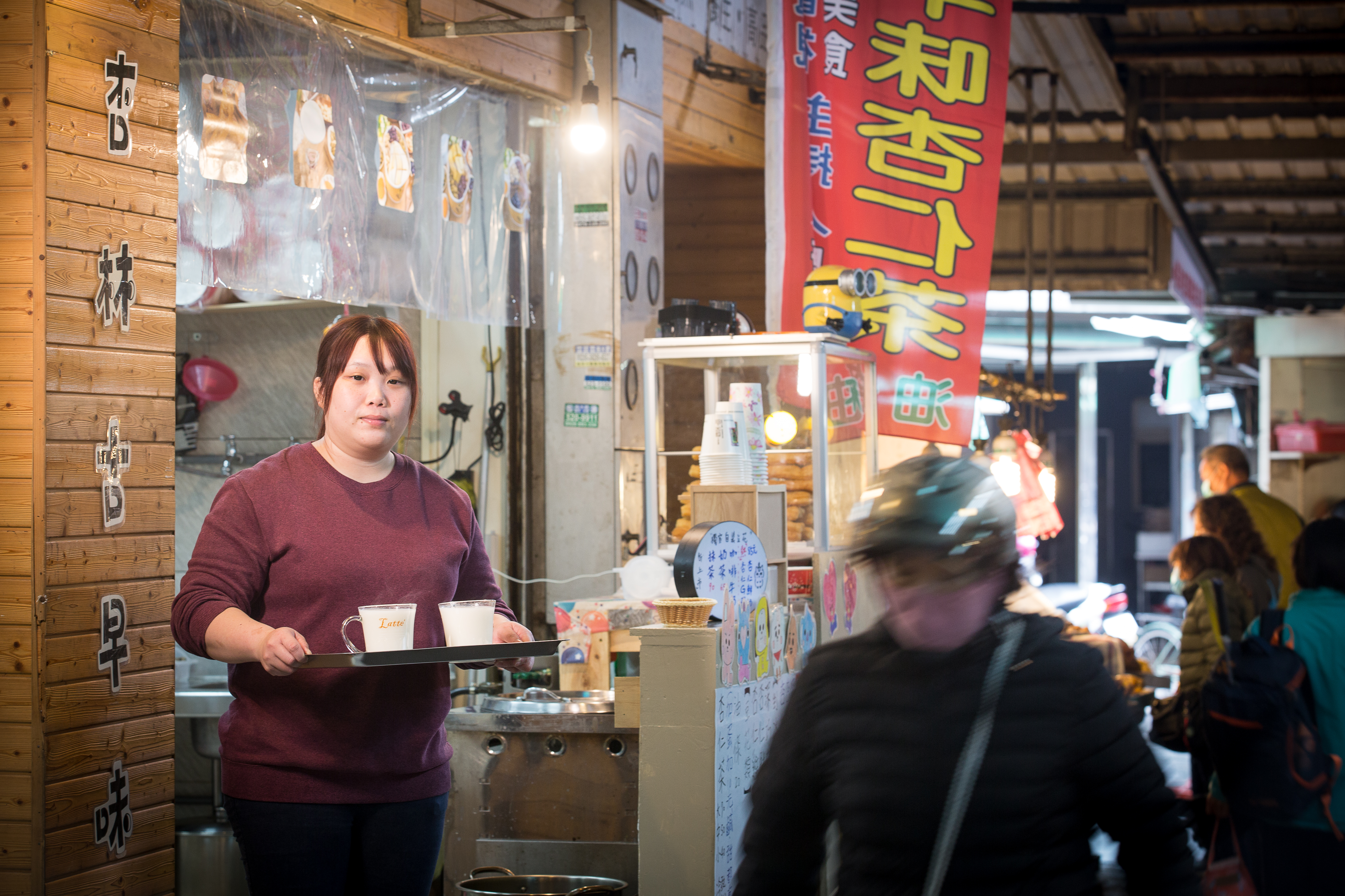 林恩雅從小跟著爸爸擺攤做生意，2年前才點頭接班，在新竹開店。