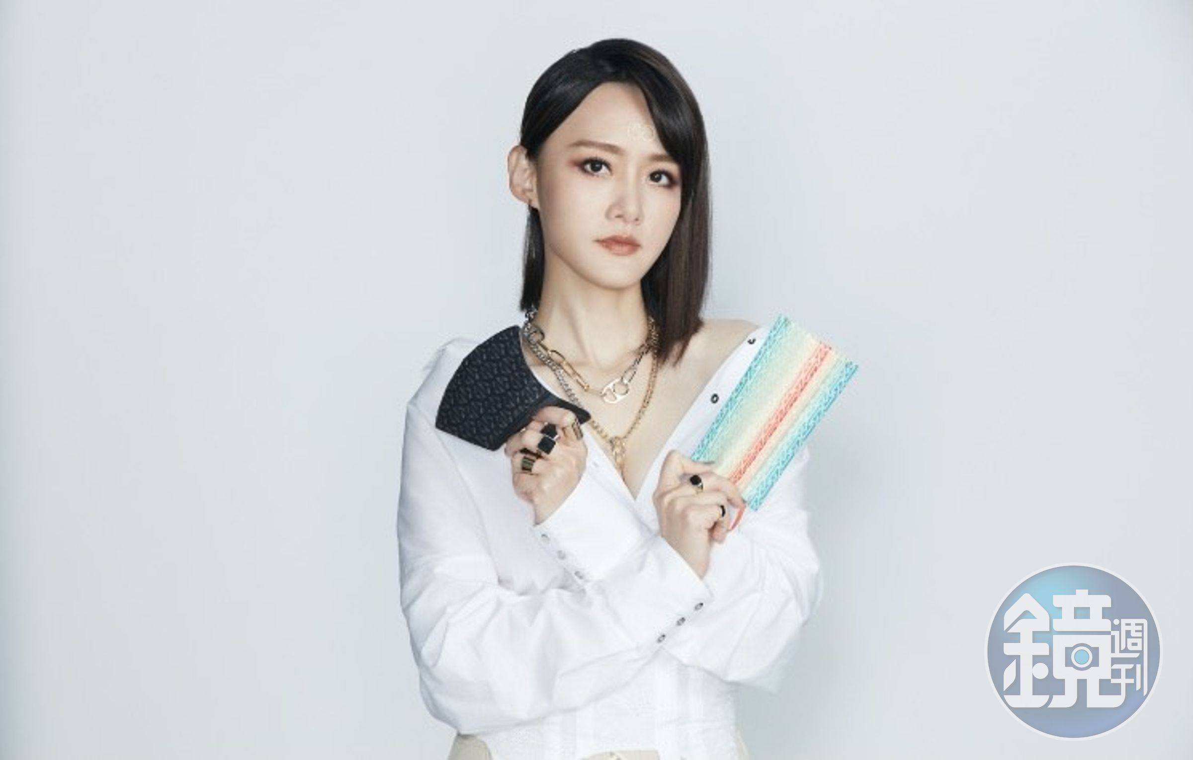 閃靈與口罩國家隊「台灣康匠」旗下品牌「天天 Everyday Mask」聯名推出「鎧甲黑」與「炫彩紋」兩款醫療用立體口罩。（日出音樂提供）