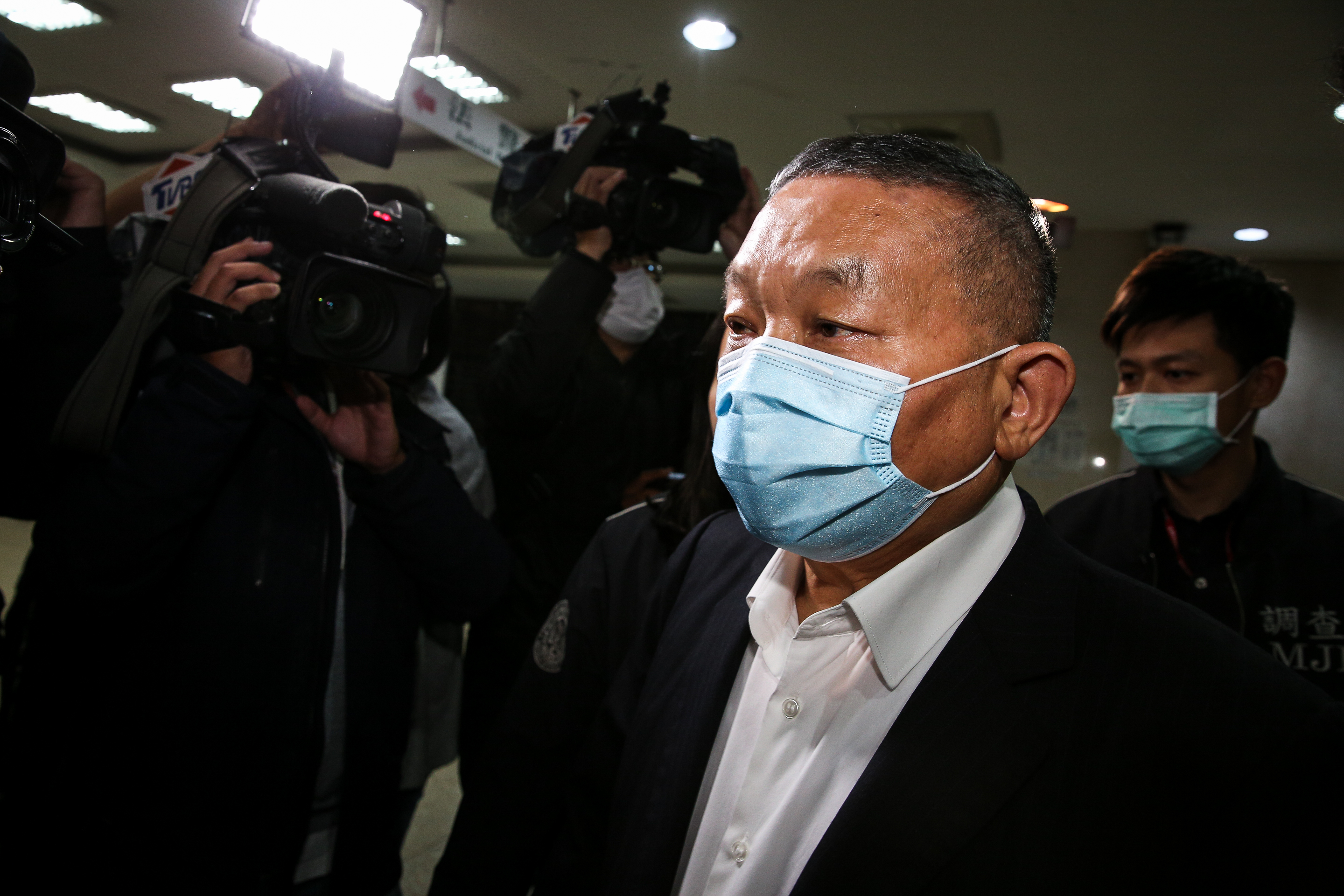 身兼味王董座的大洋僑果負責人陳清福訊後，遭檢方以200萬元交保再降保為180萬元，最後仍籌不出錢，只好在法警室過夜。