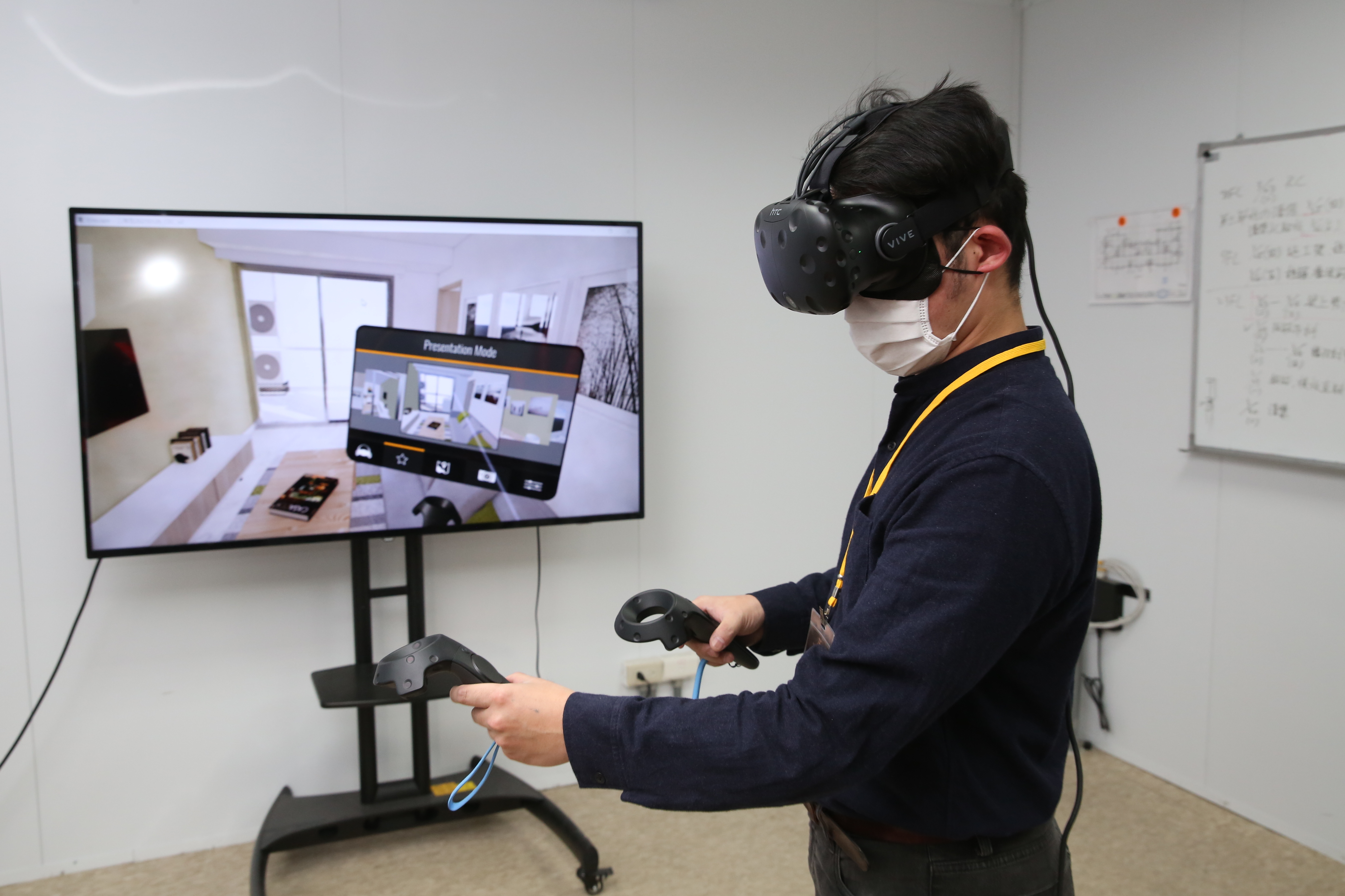 大陸工程是台灣第一家投入BIM建築資訊模型相關應用的工程營建公司，過去客戶僅能透過平面圖及3D模擬圖想像未來居住空間，但是經過BIM建模之後，客戶可以透過虛擬實境設備，在特定空間中移動，感受未來建物完成後的空間感。