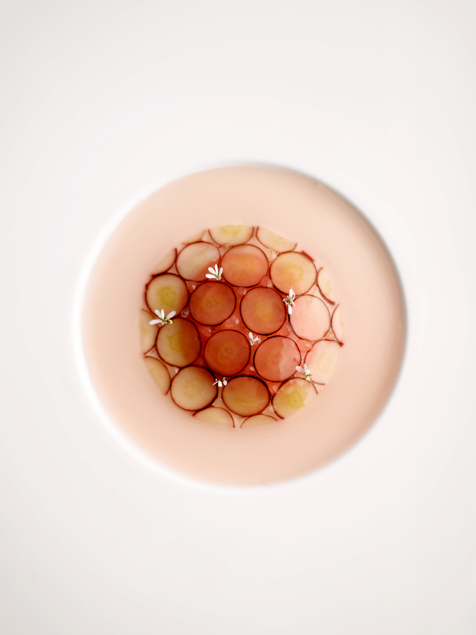 Peach-Pione rosace 皇家白桃貓眼葡萄蘿莎斯。(RAW提供)