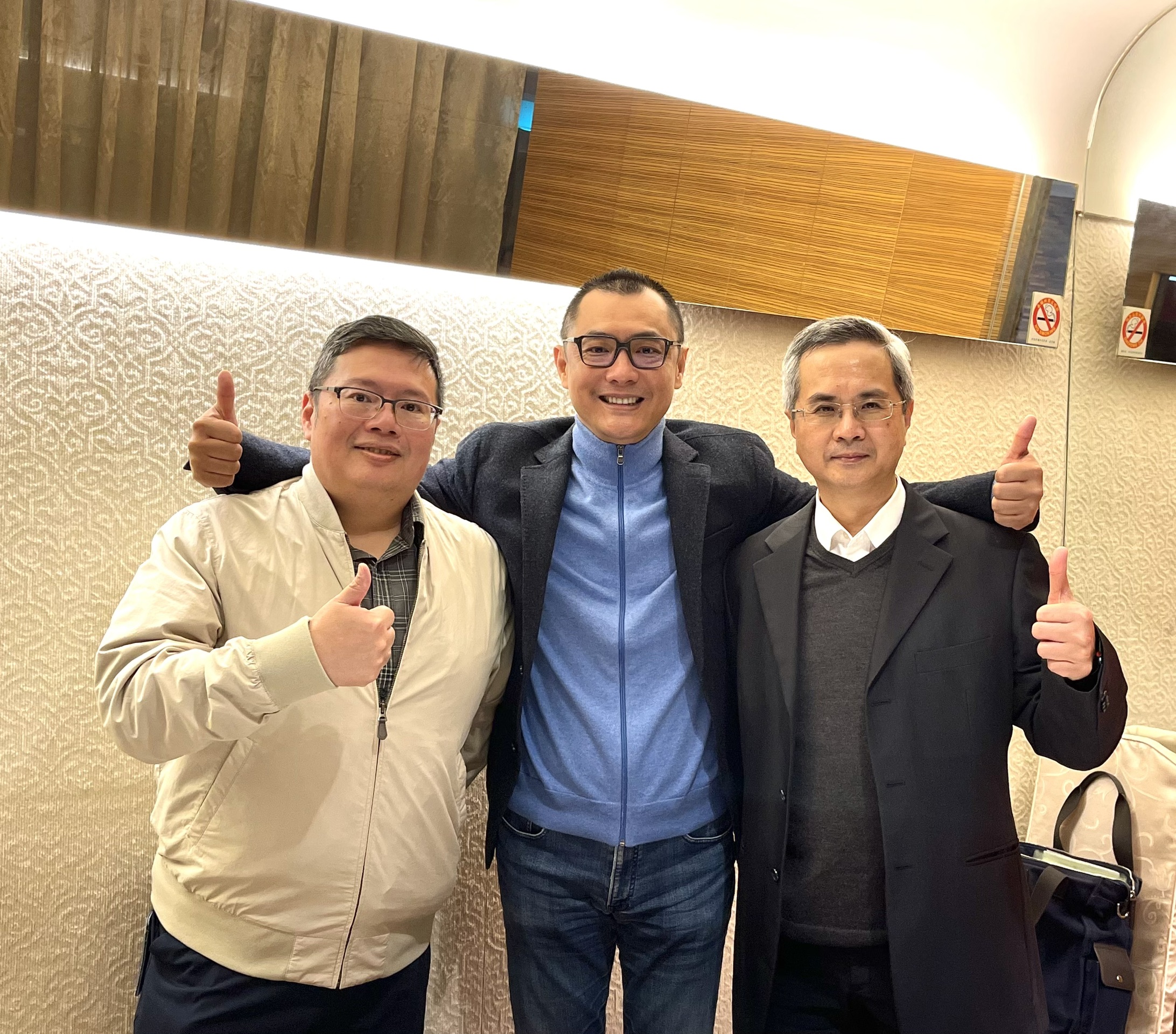 業務經驗豐富的高階經理人張士騁(右一)未來也將加入優你康團隊。還有專精IT整合系統的李凱文(左一)提供建言。