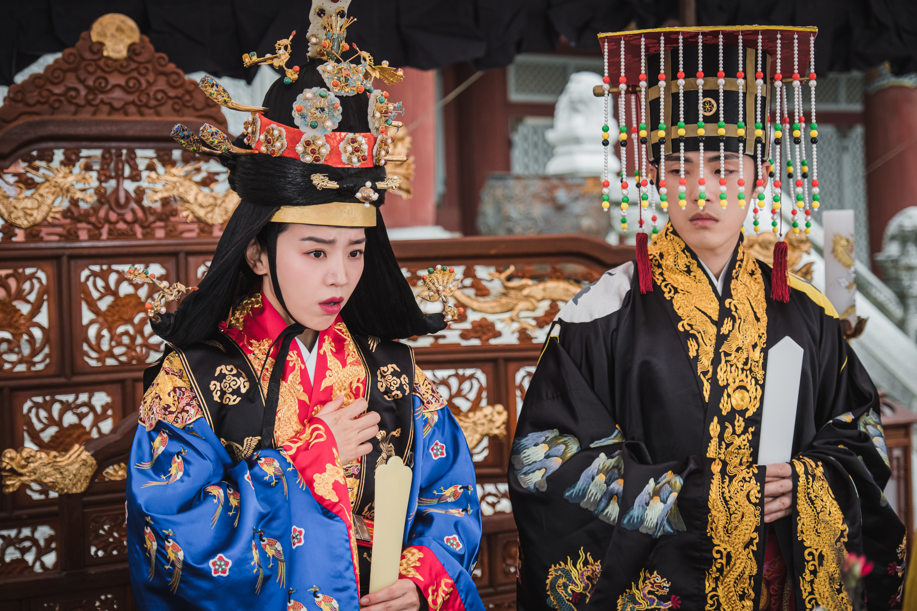 申惠善（左）主演的《哲仁王后》在台韓都獲得大批觀眾喜愛。（friDay影音提供）