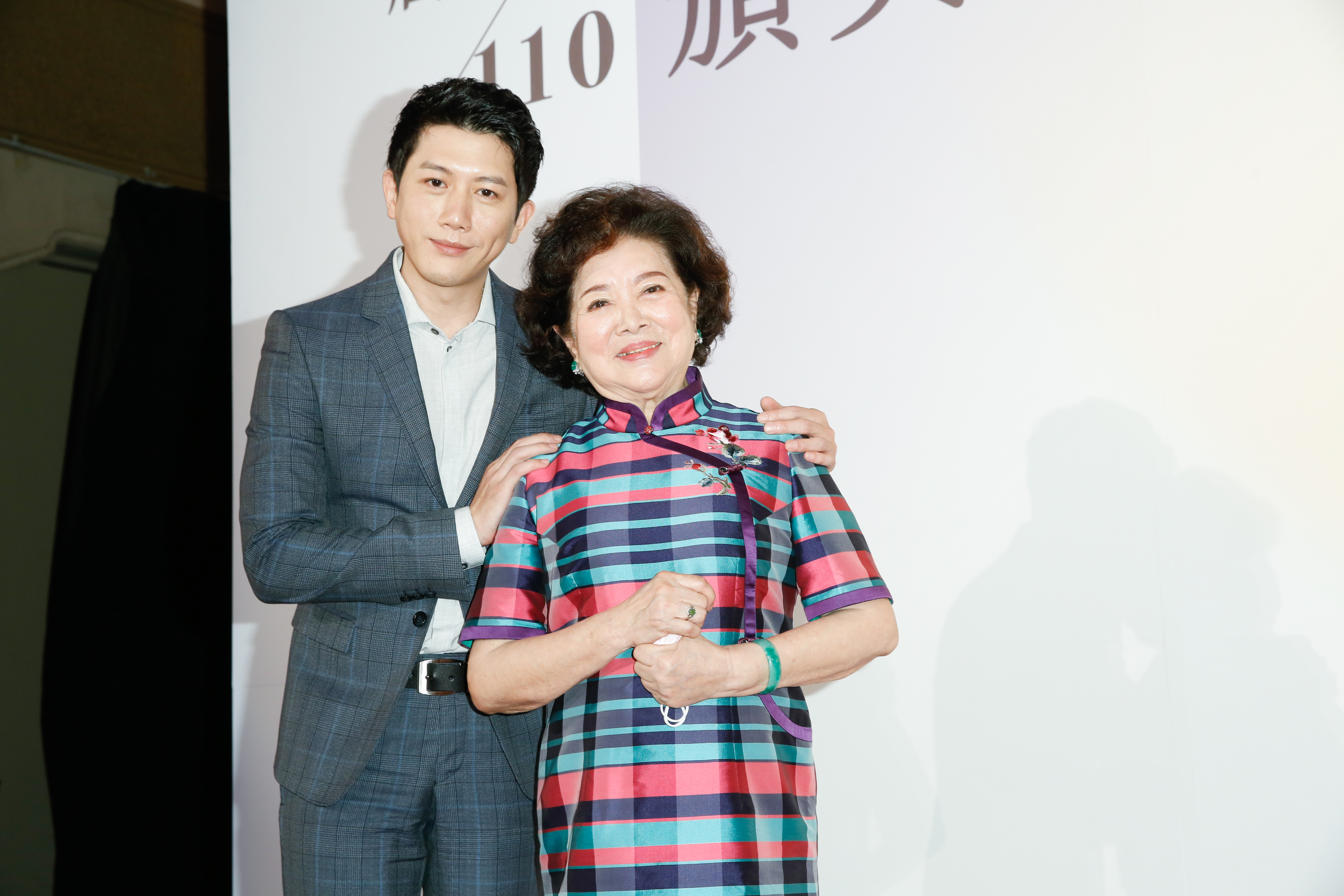 莫子儀（左）與陳淑芳（右）繼金馬後又雙雙獲獎，分獲台灣影評人協會頒發最佳男、女演員獎。