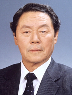 農心集團創辦人辛春浩與另一大集團「樂天集團」的會長辛格浩為兄弟，2人掌握日韓食品動脈。（翻攝自namuwiki）