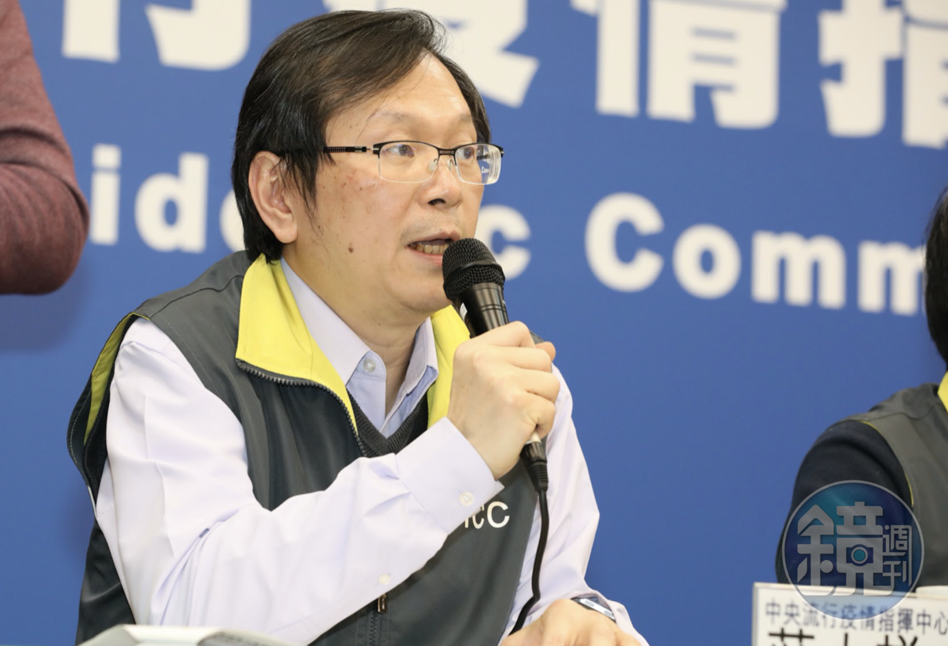 中央流行疫情指揮中心發言人莊人祥今(28)日記者會上指出,再新增一件AZ疫苗接種非嚴重不良事件通報,目前已有28件通報。(資料照)