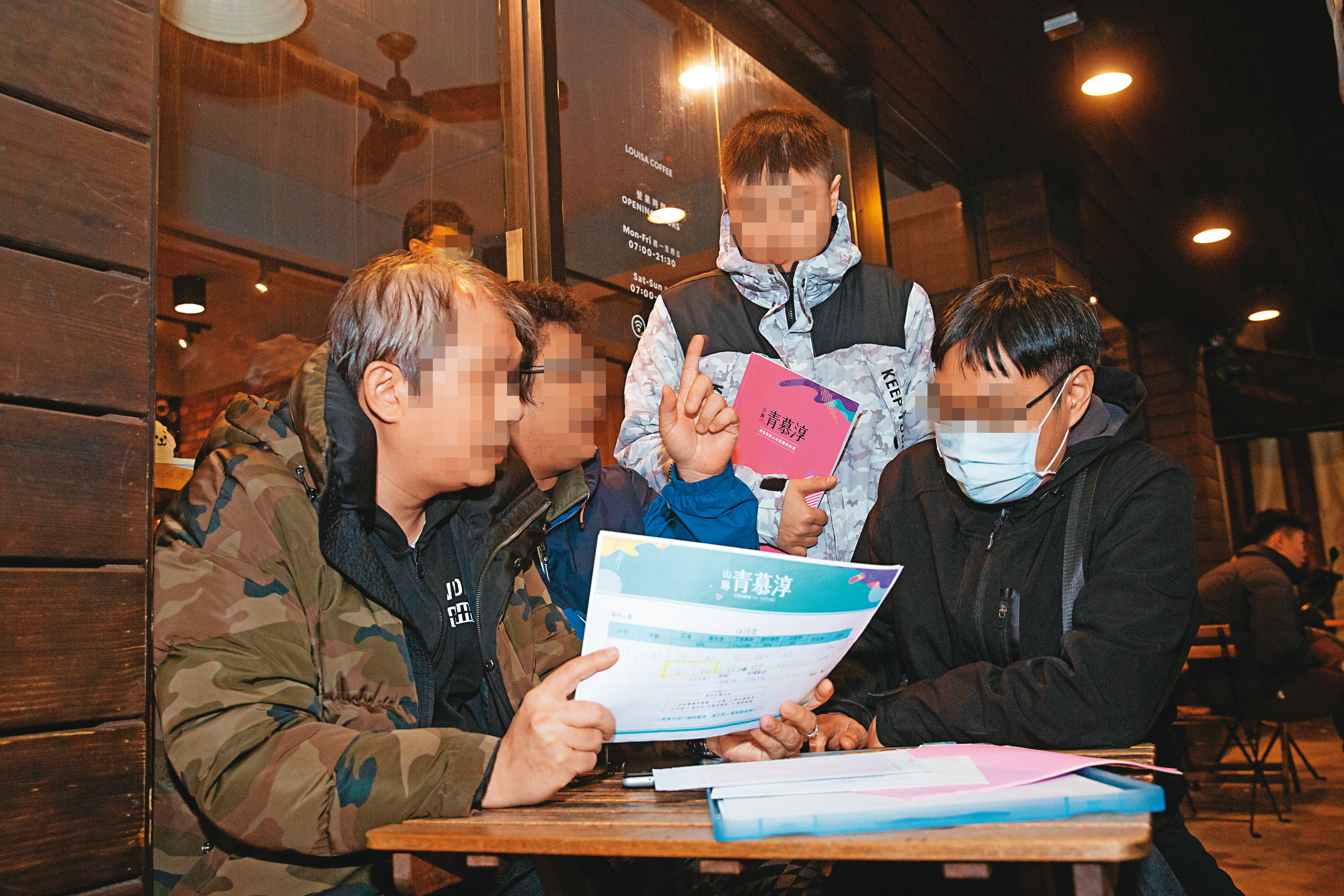 與逃跑建商、銀行及建經公司周旋近1年，青慕淳建案受害者坦言「真的累了」。