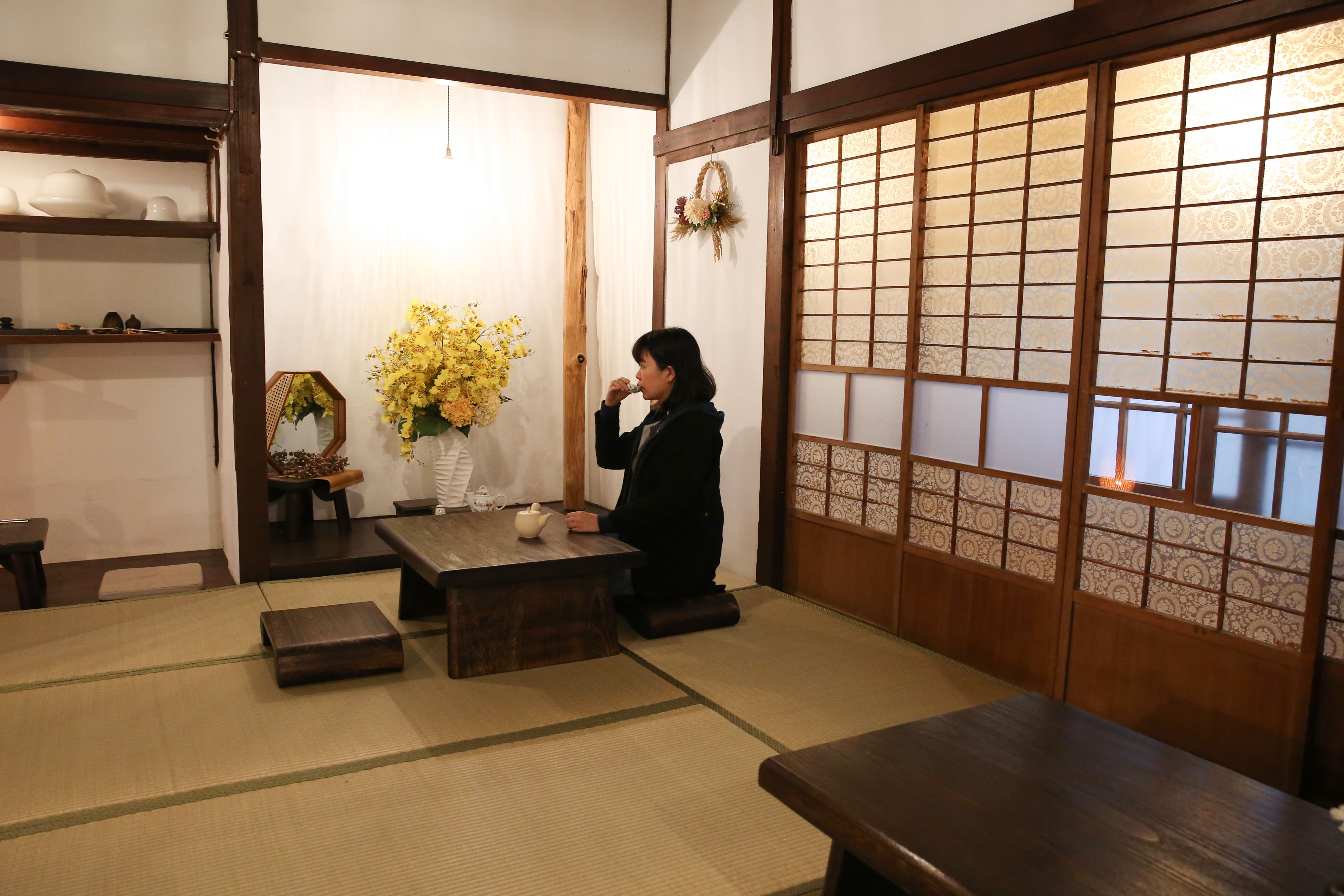 起初這棟80年老屋的屋況不甚理想,好在有主理人投入心力翻修整頓,才有今日靜雅舒適的空間。