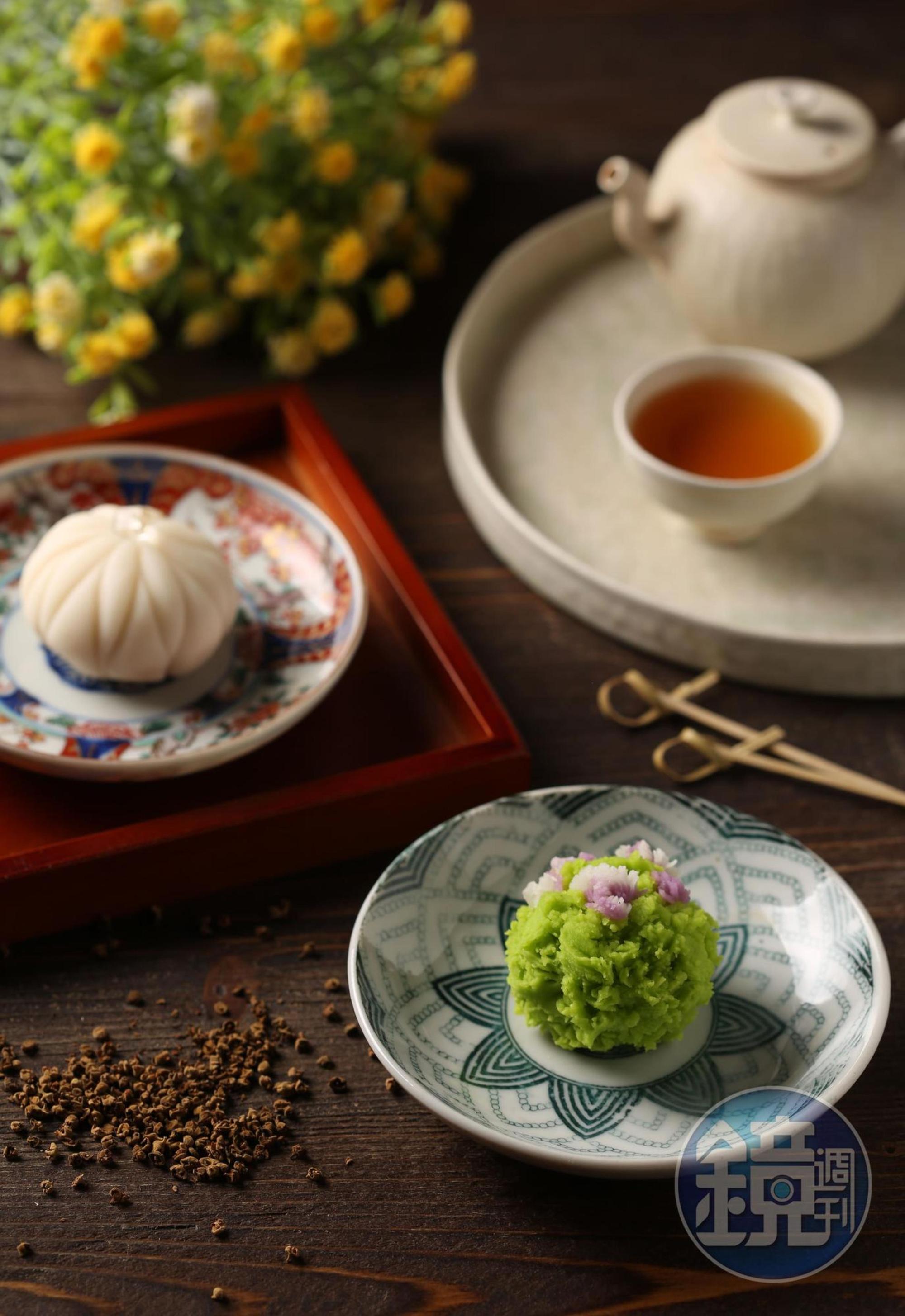 令甜點中的「特製和菓子」，口分別為春季綠地造型的「野薑花糖漿」與花雕款的蜂蜜豆沙餡。（180元／個）