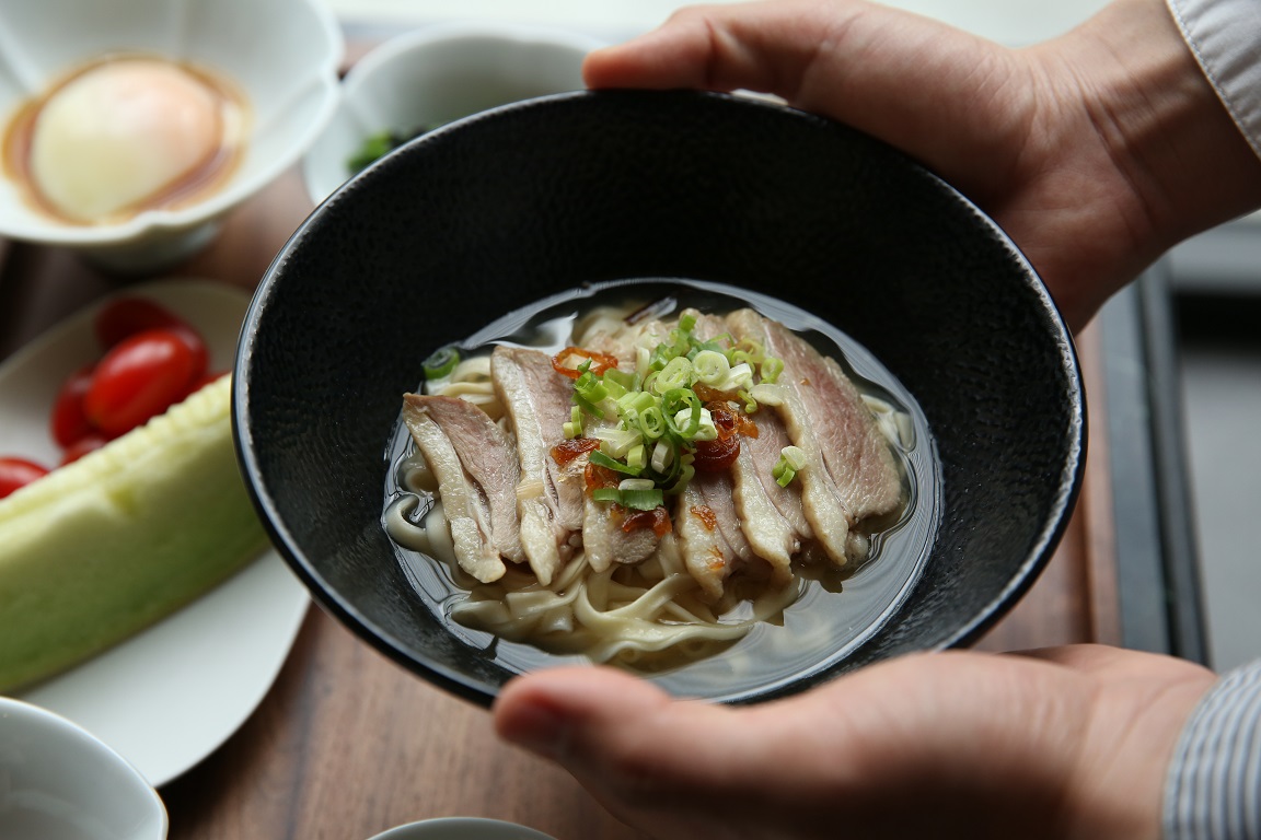 早餐主食也有主廚特別研發的「鴨肉麵」可以選擇。