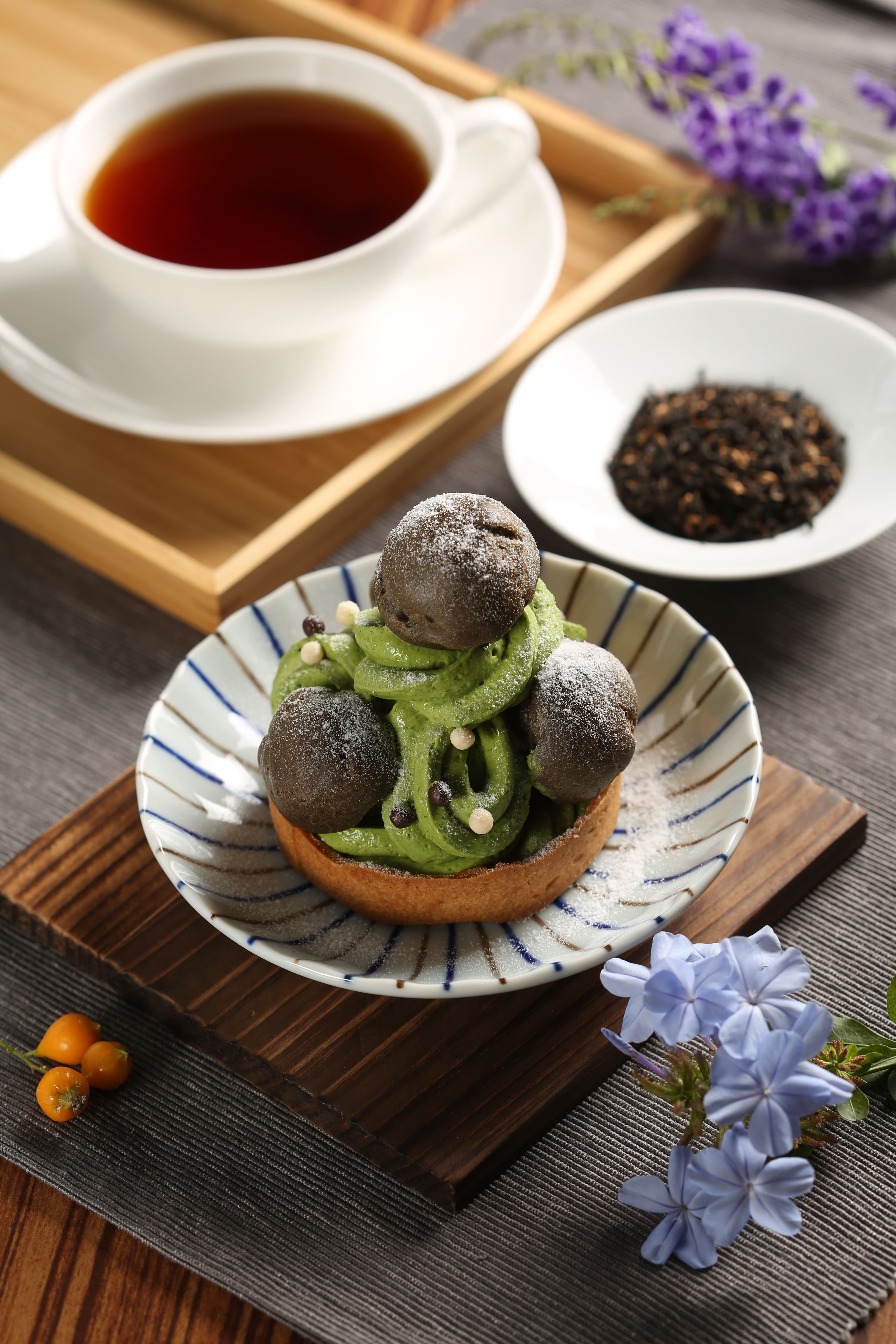 「抹茶聖托諾雷」像顆小聖誕樹，看似膩人實際上卻是甘口的小清新。（120元／份）