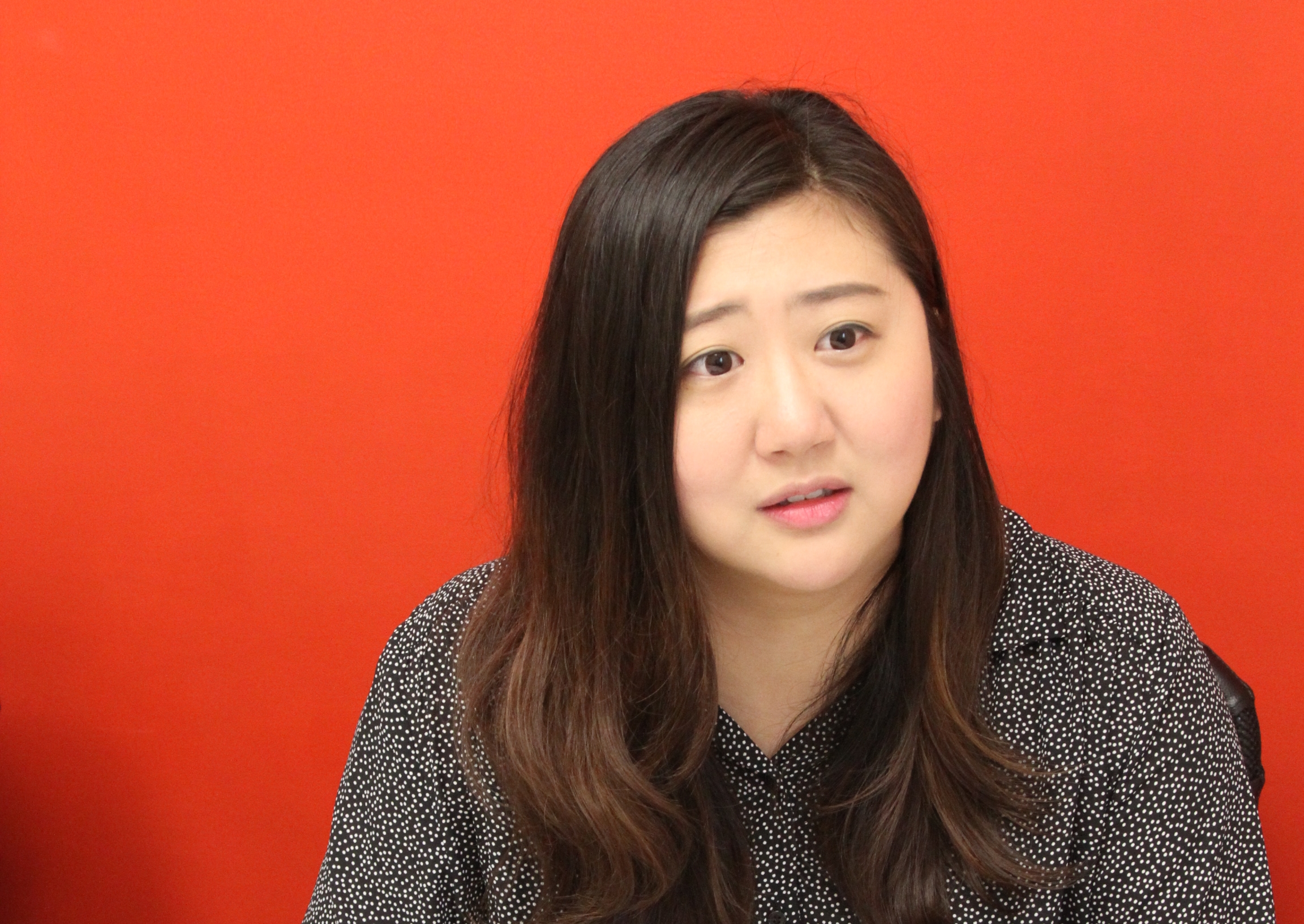 律師王韻茹代表長江集團發聲明強調「買島是事實」。（辰豐聯合法律事務所提供）