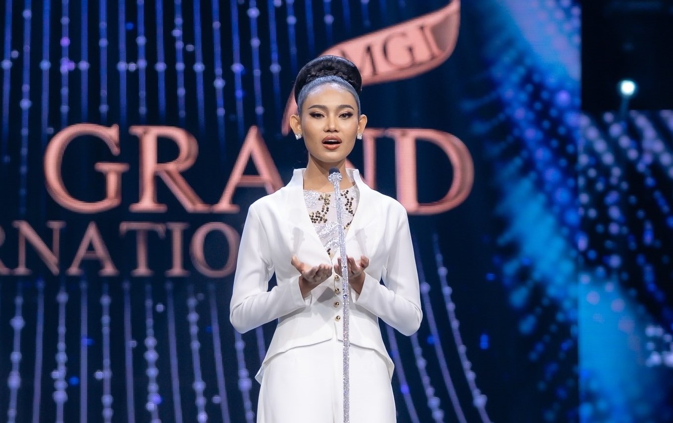 韓蕾在外國小姐舞台向國際社會求助。（翻攝Han Lay推特）