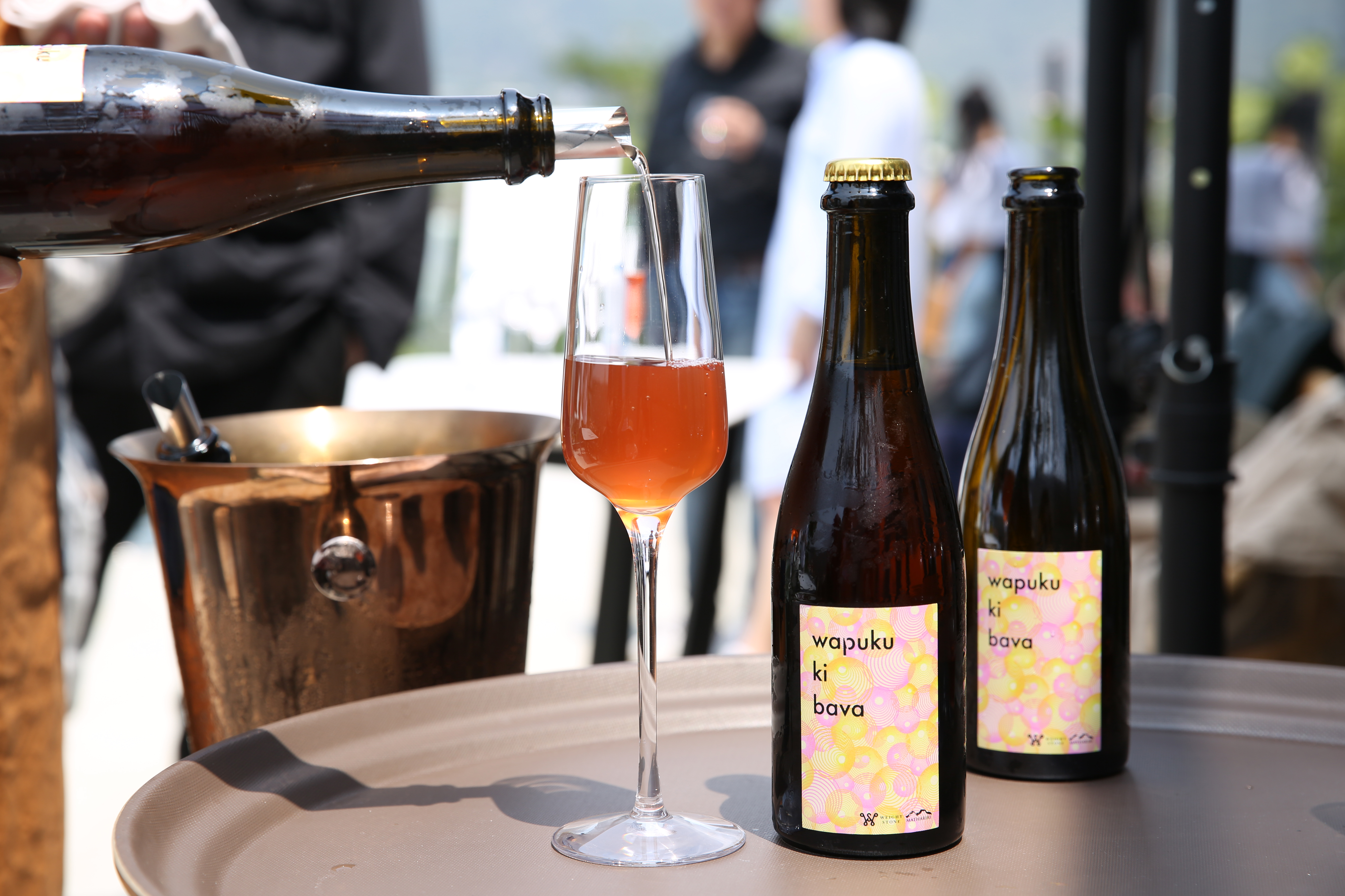「威石東酒莊」為Mathariri釀製的迎賓酒，加入了小米酒一起發酵。