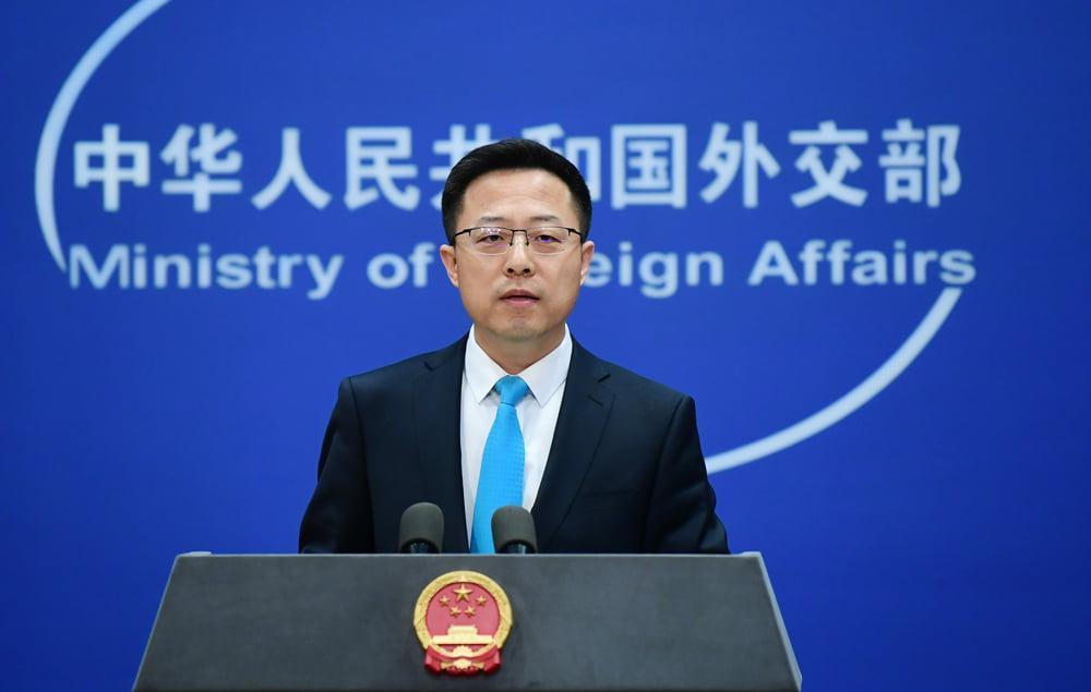 中國外交部發言人趙立堅指稱，中國沒有強迫新疆人民種植棉花，更說這是對中國的汙名化。（翻攝自中國外交部臉書）