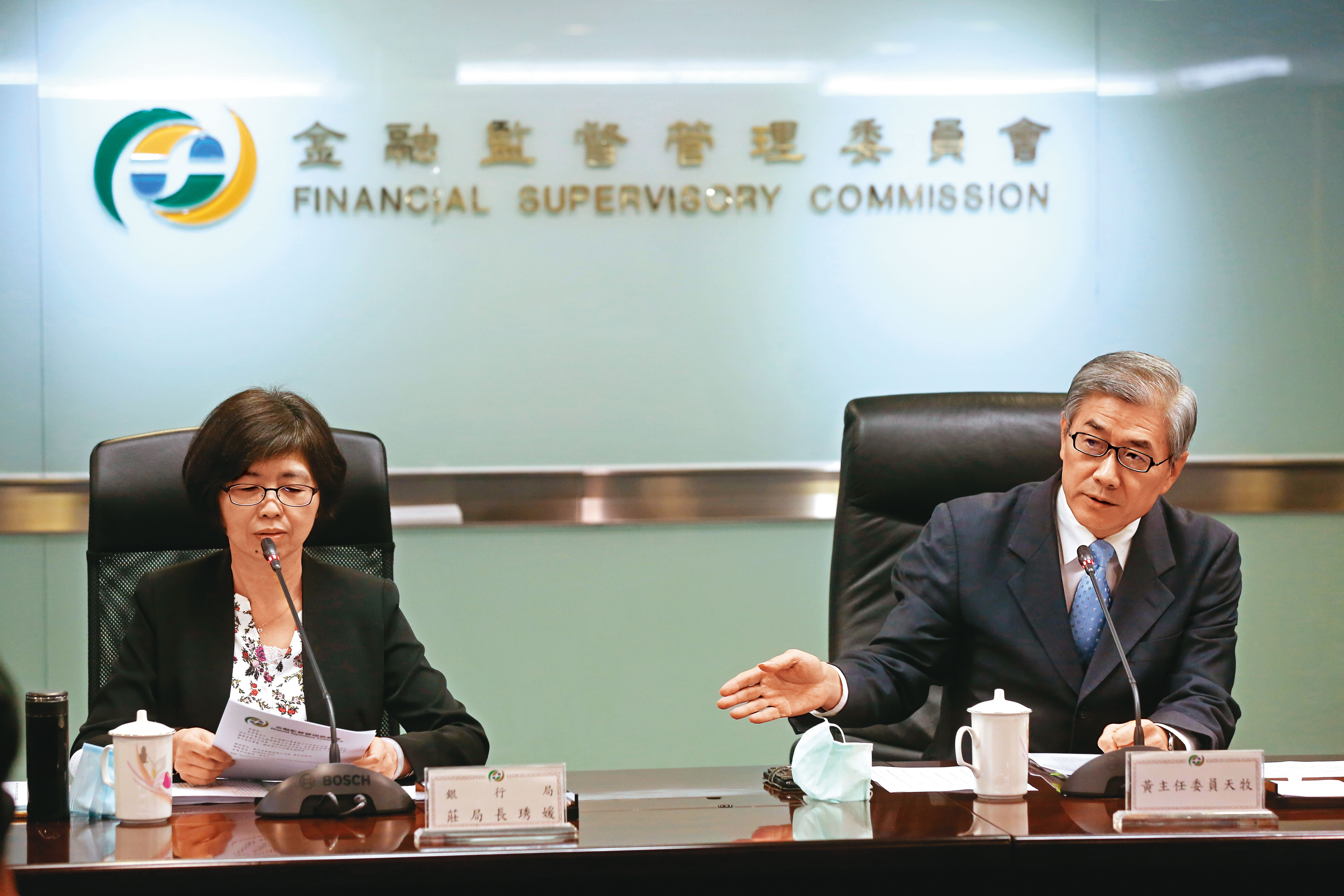 建群陳姓總裁被金管會下令交代清楚背後是否有中資。