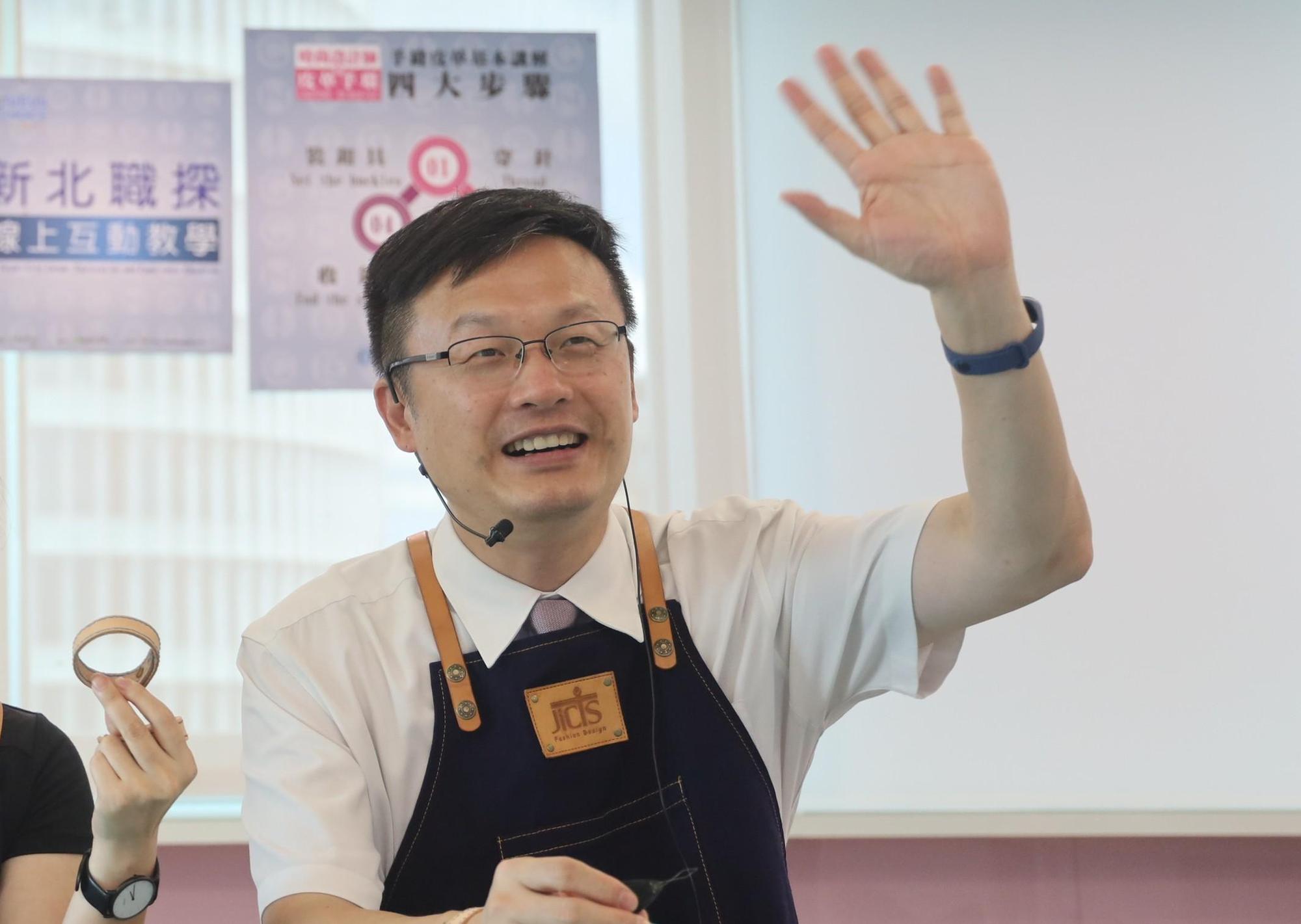 新北教育局長張明文遭爆料公然在百人群祖關說,引發爭議。(翻攝自新北教育局官網)