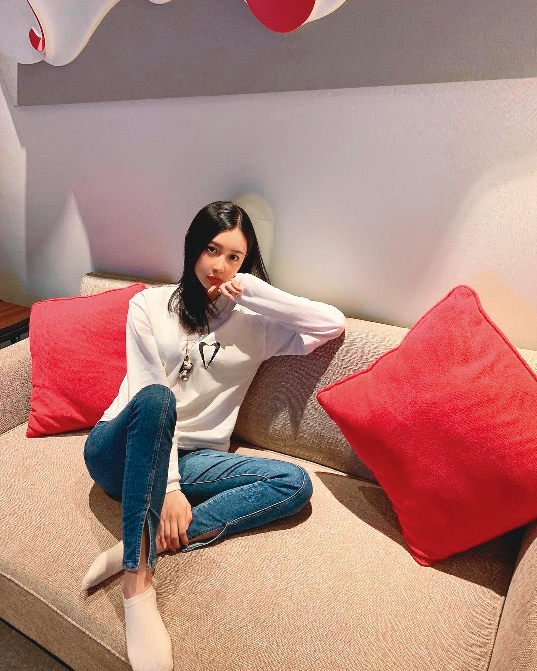 Luna因應流言婚姻不睦，特別秀照反擊。（翻攝自lunaaay IG）