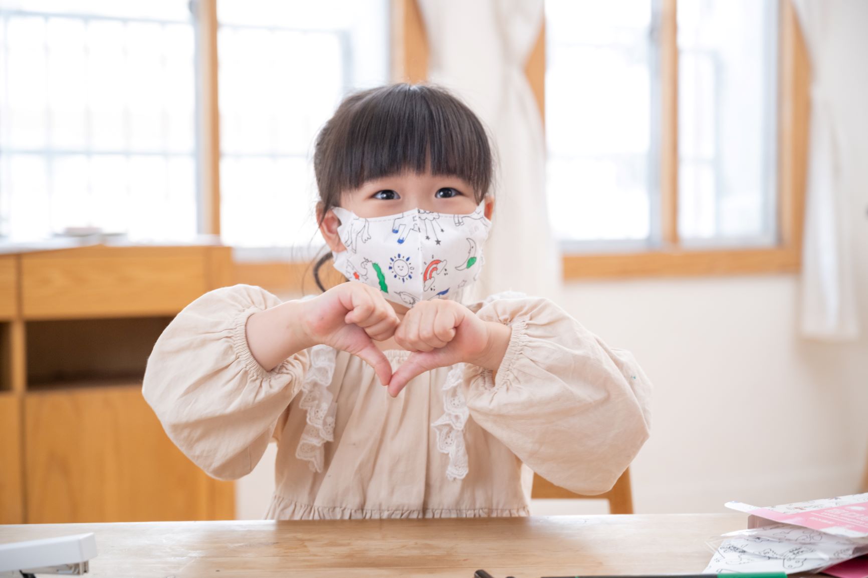 台灣康匠推出可彩繪畫布口罩，預計兒童節舉辦抽獎活動，送出110盒。（台灣康匠提供）